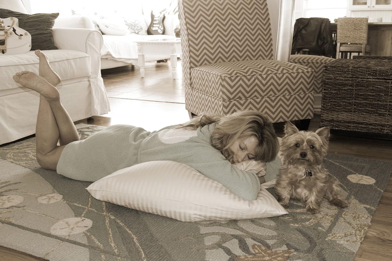 L' COZEE Oversize Body Pillow, Cotton Hypoic Allergy Protection, Maternity/Pregnancy Cushion, Size 31” x 40”