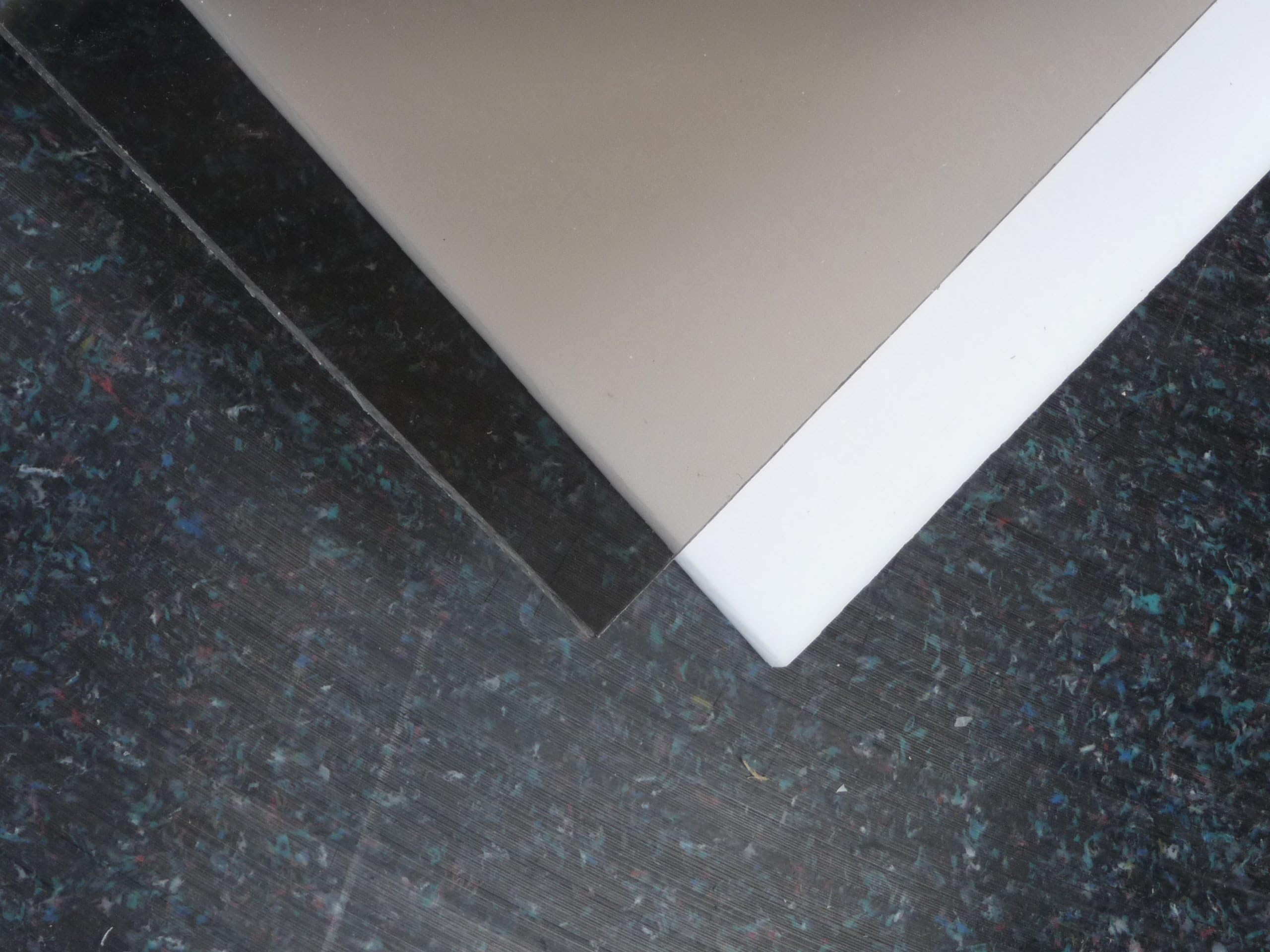 Polycarbonat Platte Grau Getönt - 1000x600x4mm Mit 60% Lichtdurchlässigkeit