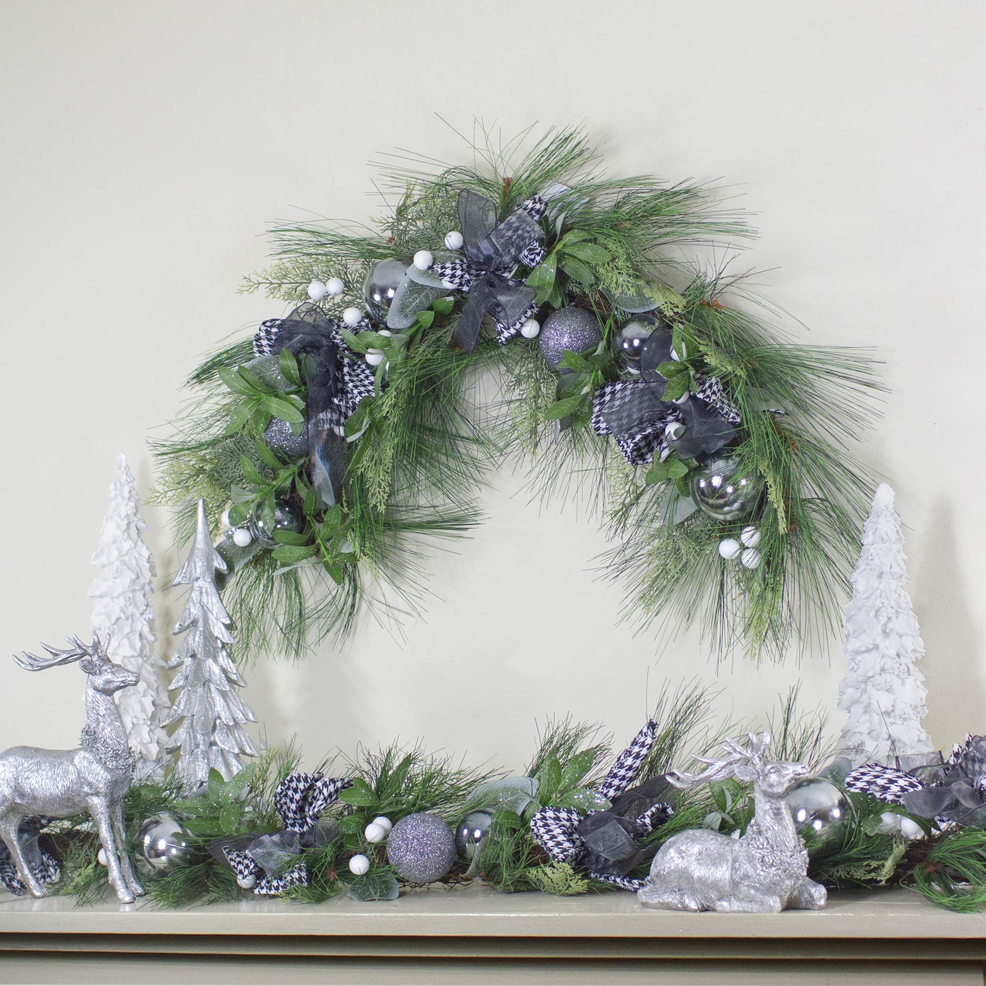 Amazon.com: Northlight Real Touch™ Winter Foliage and Berries 