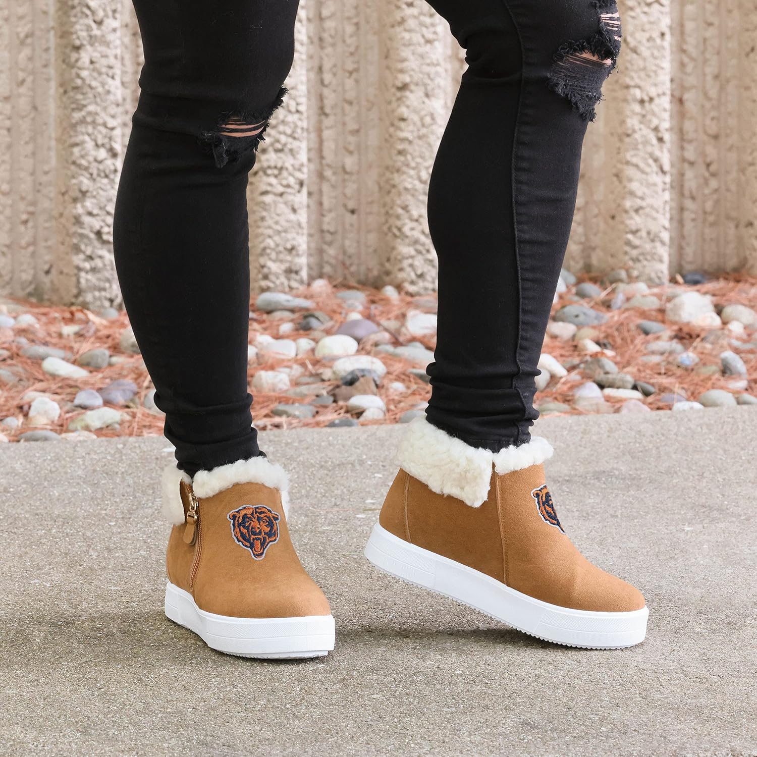 foco Womens NFL Team Logo Fuzzy Brim Zipper Boots - Image 3