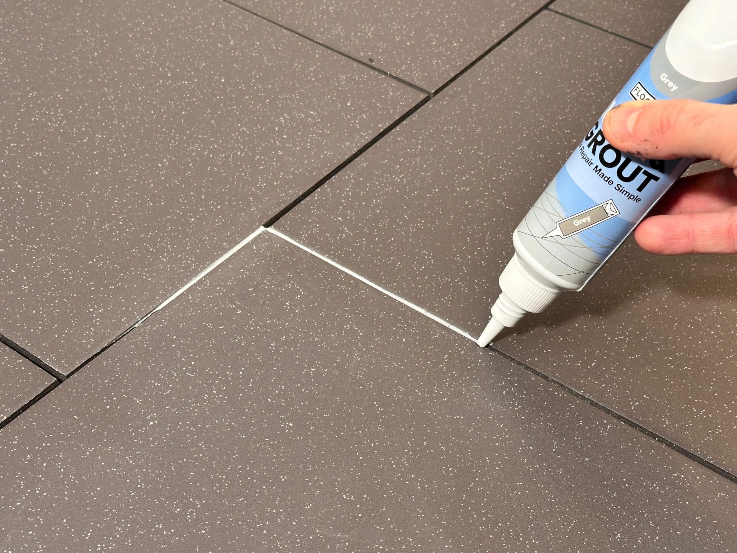 Twist & Grout Repair Kit From Floor-Fix Pro, Premixed & Waterproof Fast Drying Dark Grey Reviver, Bathroom, Shower - Image 4