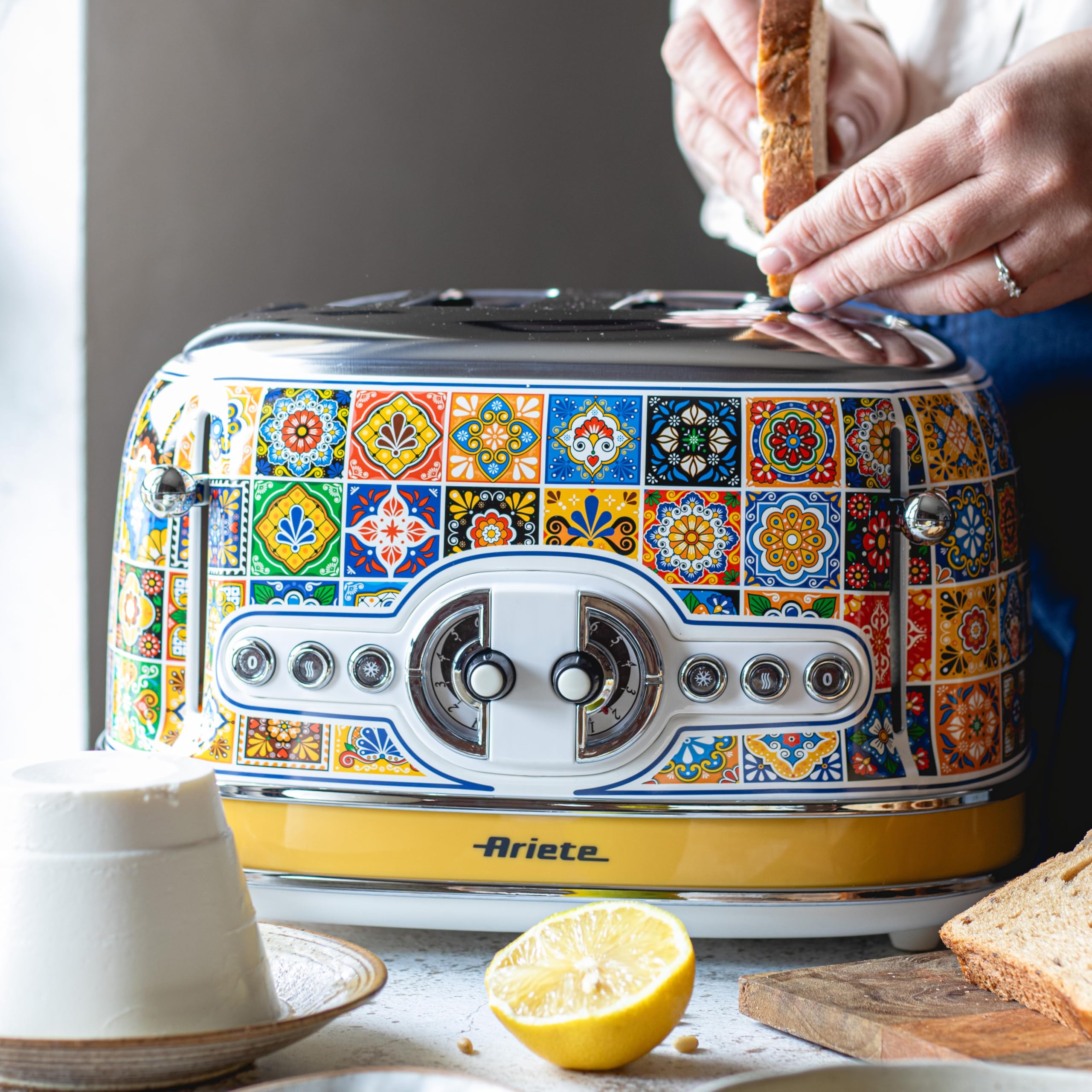 Ariete Tostadora Positano 156, 1630W, 4 rebanadas, 6 niveles de dorado, bandeja para migas, función de descongelación, expulsión automática, sin pinzas