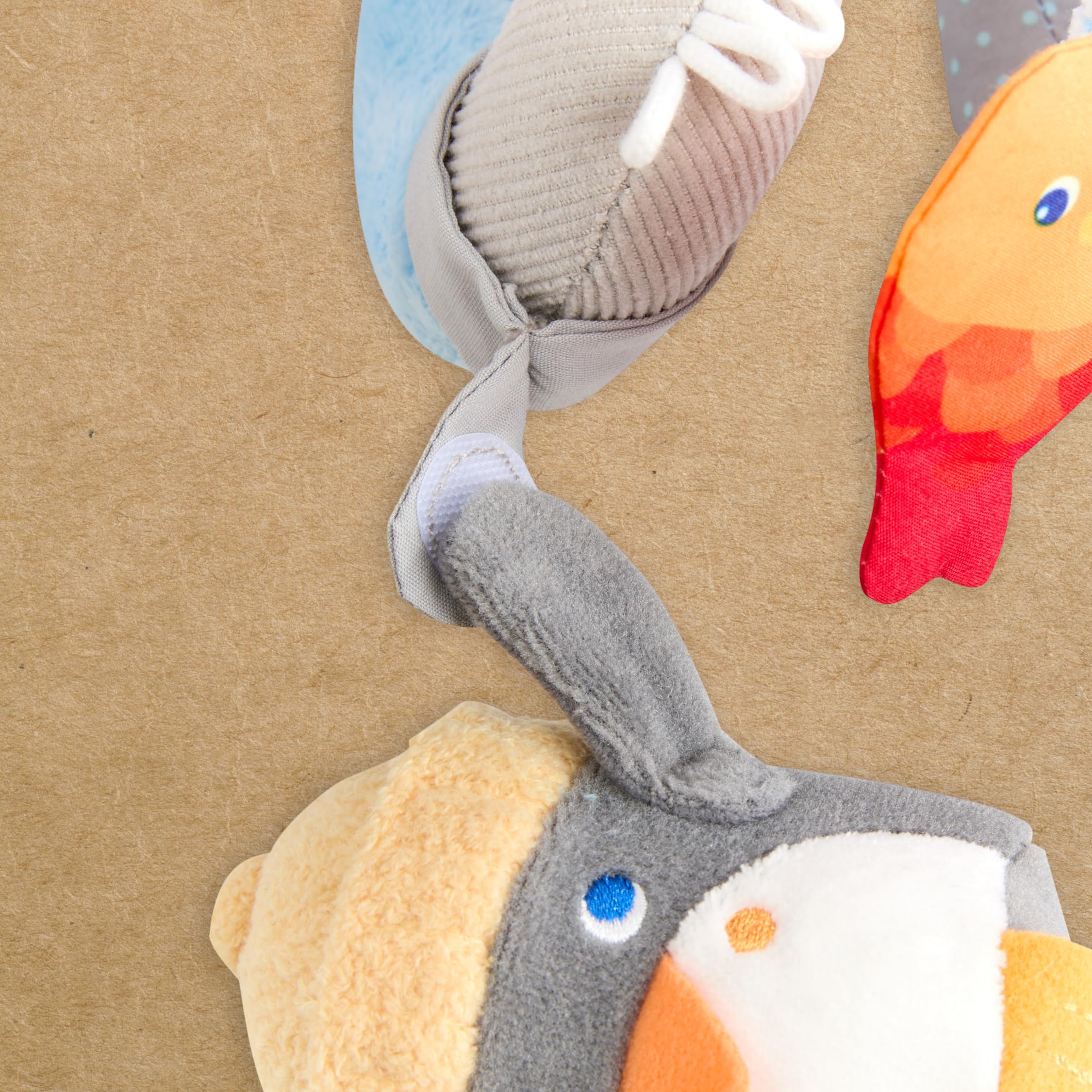 HABA Mobile-Spirale Pinguin – Figurine d'animal Amovible, grelots et Film Miroir, pour Landau et lit bébé, pour bébés à partir de 0 Ans, Cadeau de Naissance – 2012335001