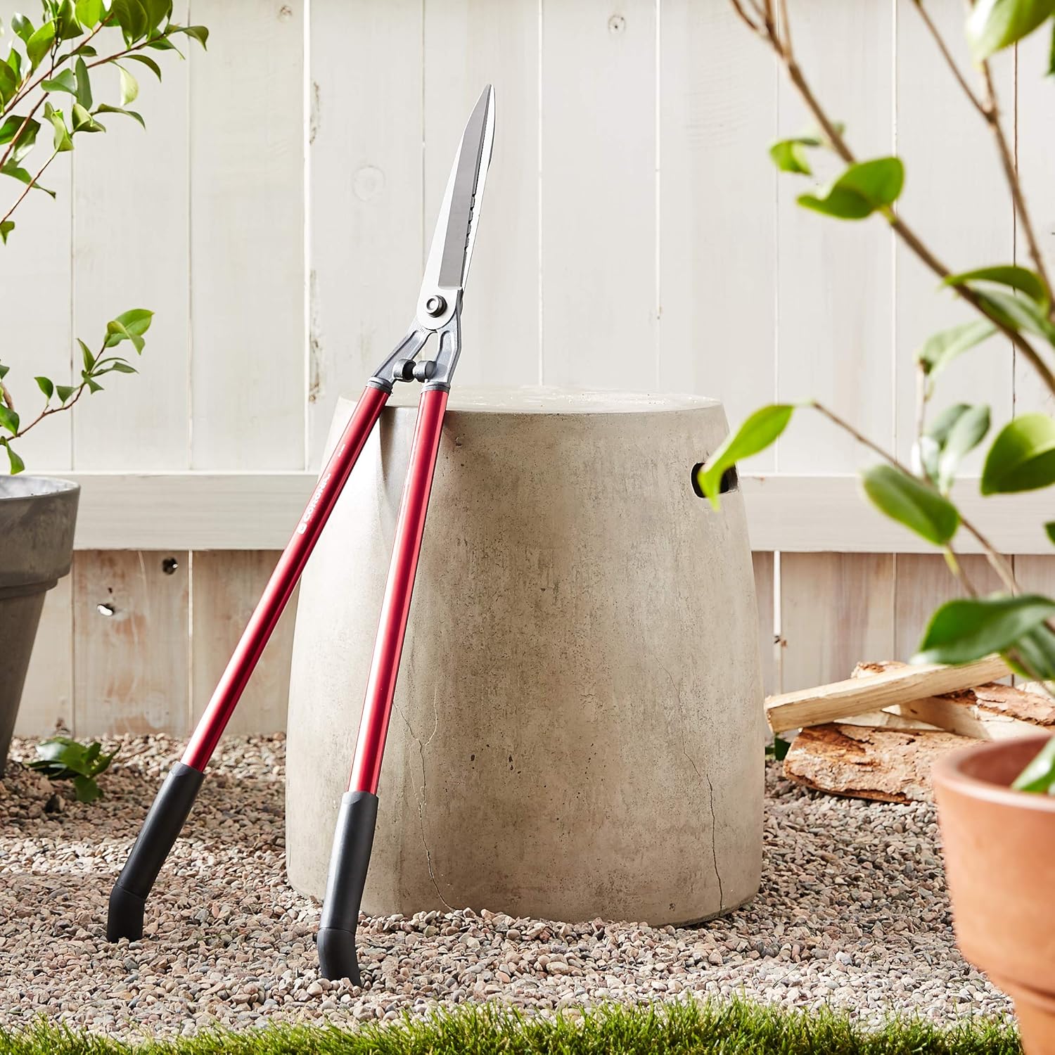 Corona AH 6950 Serrated Hedge Shear, 8-1/2-Inch Blade