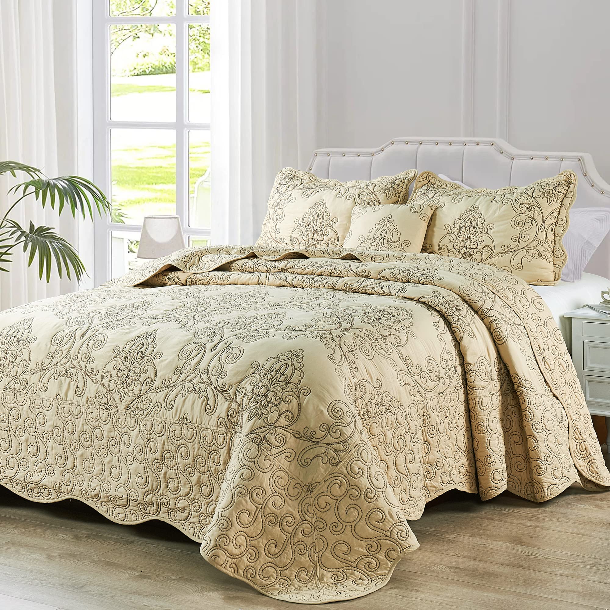 HESTIN 4 Piece Oversized Damask Paisley Pattern Quilt Microfiber Soft Lightweight Coverlet Embroidered Bedding Set with Beautiful Stitching for All Season, 120