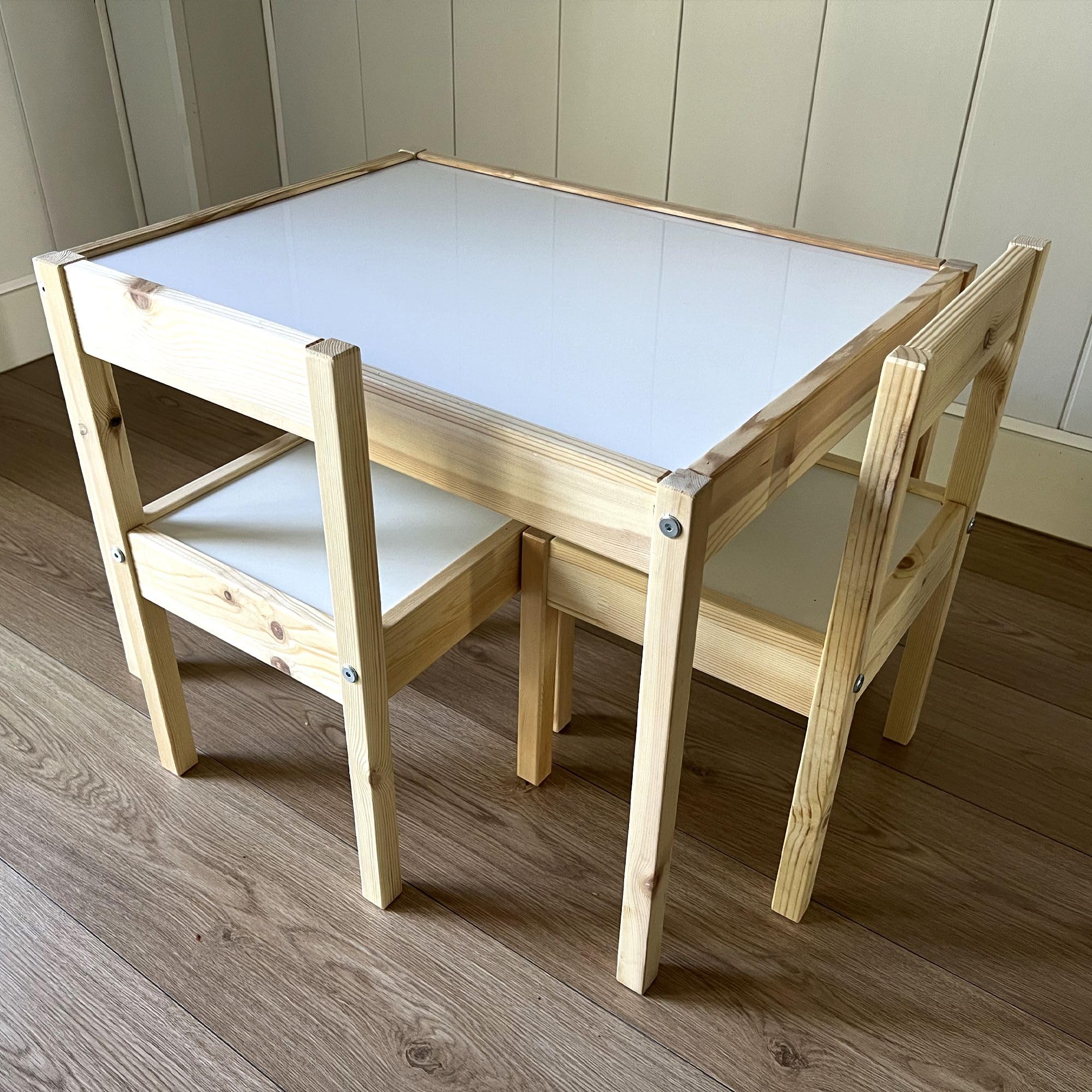 Mesa de luz Montessori con sillas (LED Smart RGB)