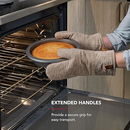 Miniatura 5 de KitchenAid Molde redondo de acero aluminizado antiadherente de 9 pulgadas, contorno de plata