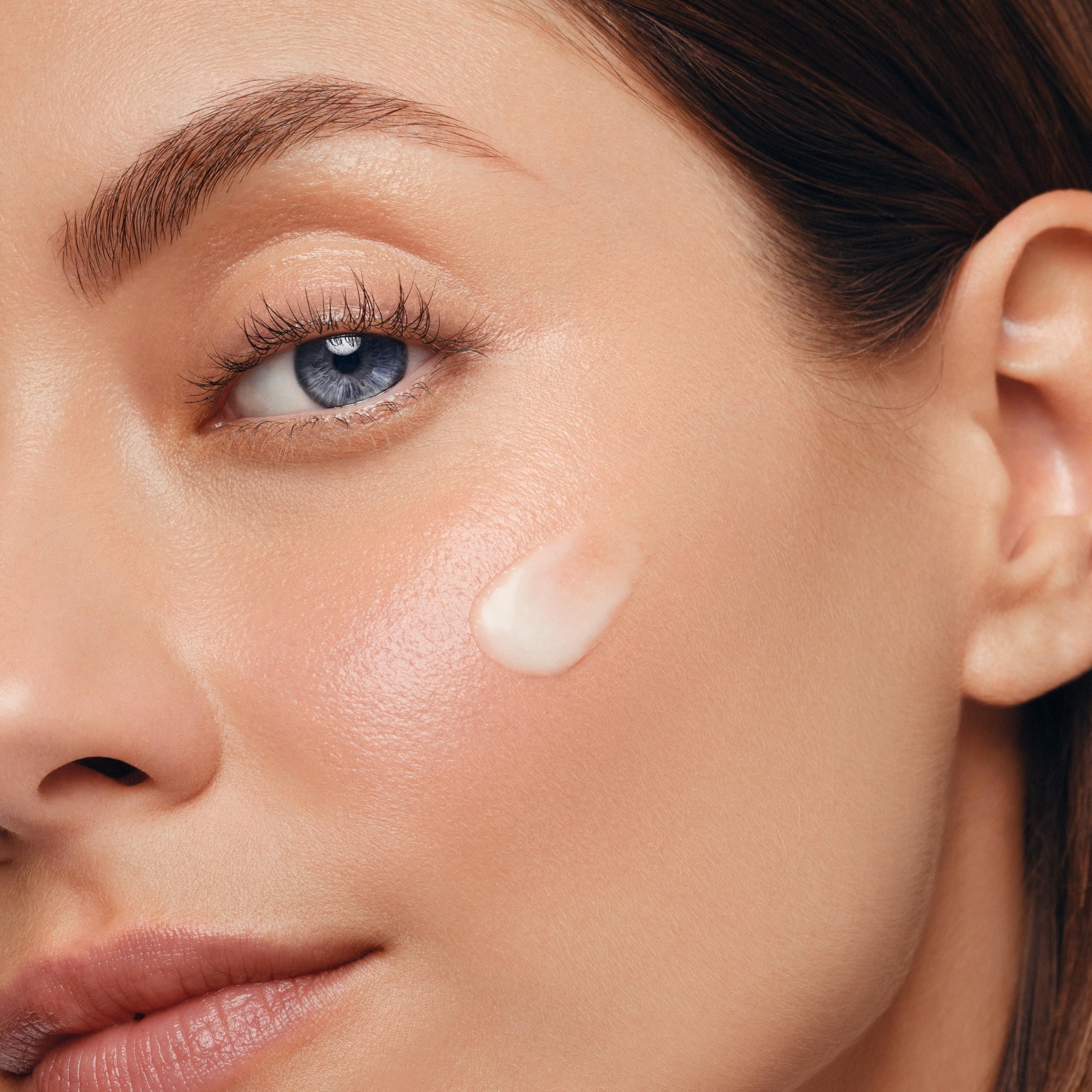 Biotherm Blue Retinol Resurface + Repair Night Serum, regenerierendes Gesichtsserum für die Nacht, mit Retinol und Hyaluron, Anti Aging Serum, für ein verbessertes und gestrafftes Hautbild, 30 ml