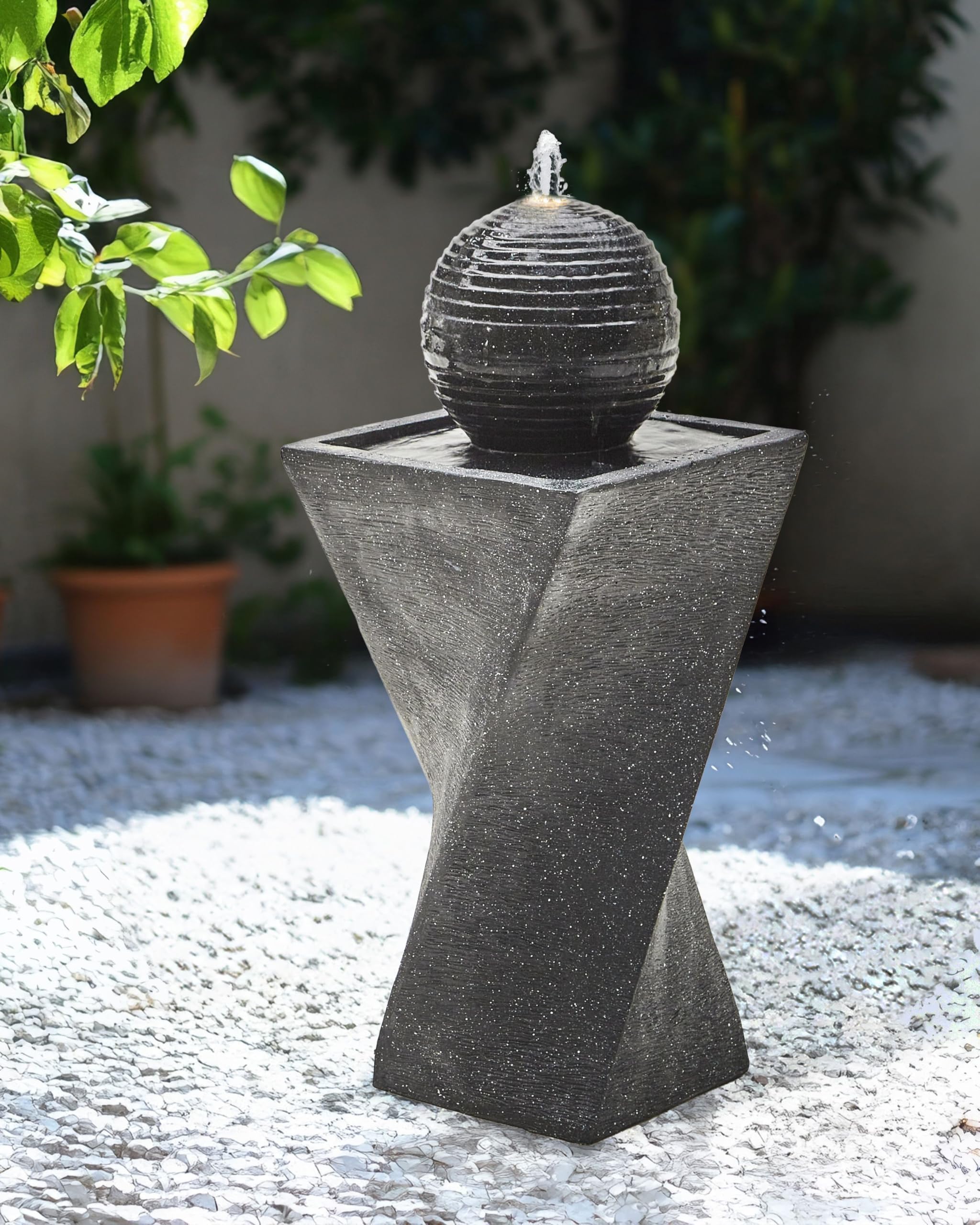 Beliani Gartenbrunnen Wasserspiel mit LED-Licht aus Kunstharz Graphitgrau Acquacheta