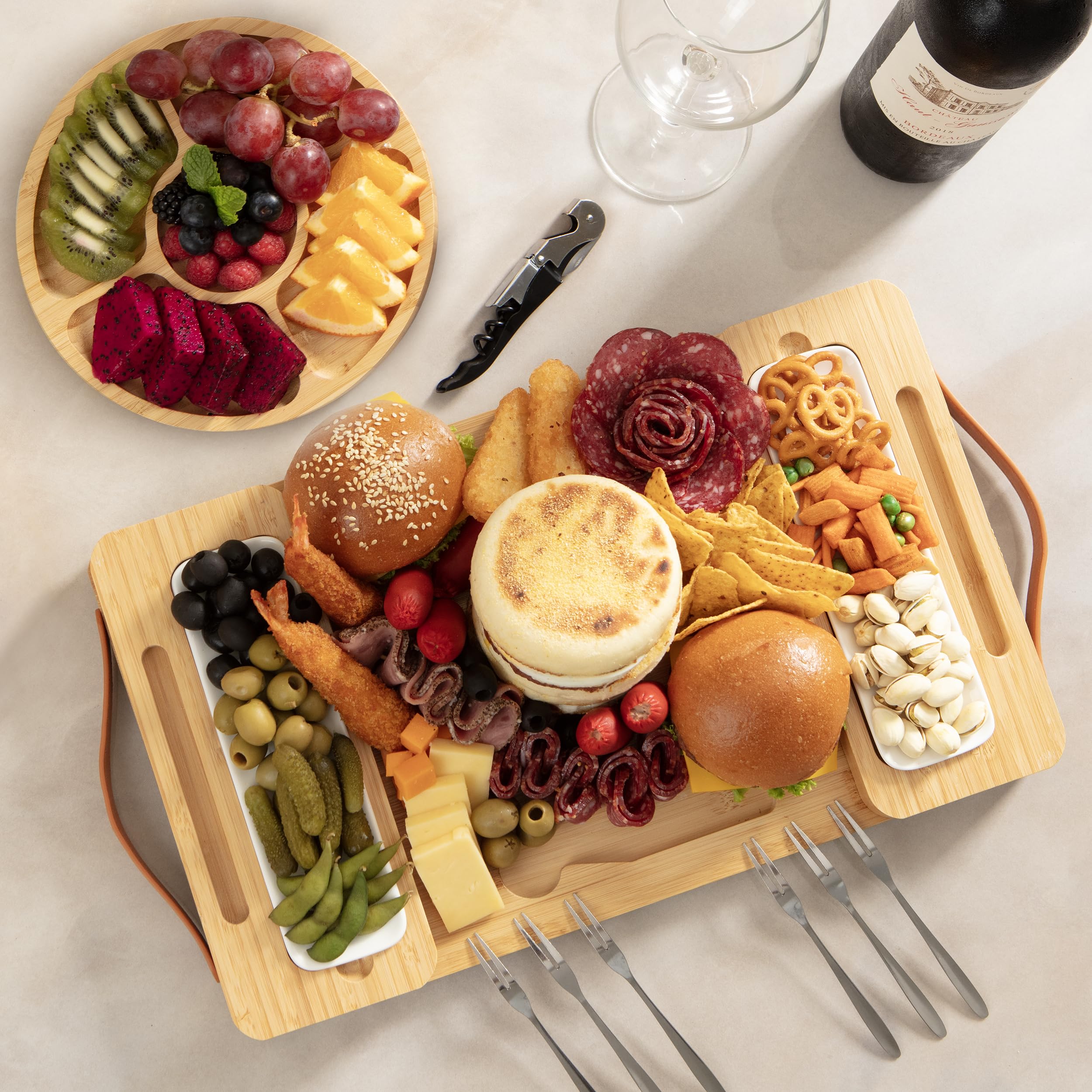 Juego de Regalo de Tablas de charcutería de bambú con bandejas Laterales magnéticas extraíbles, Bandeja de Frutas, Asas, Caja Lista para Cubiertos y Regalos de inauguración de la casa, Nuevo hogar
