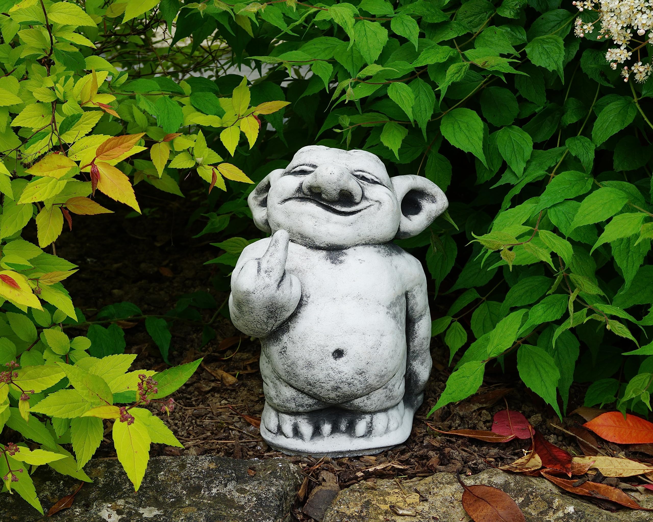 gartendekoparadies.de Massive Steinfigur lustiger Troll Mittelfinger Stinkefinger, 24 cm, Grau, 6 kg aus Steinguss frostsicher