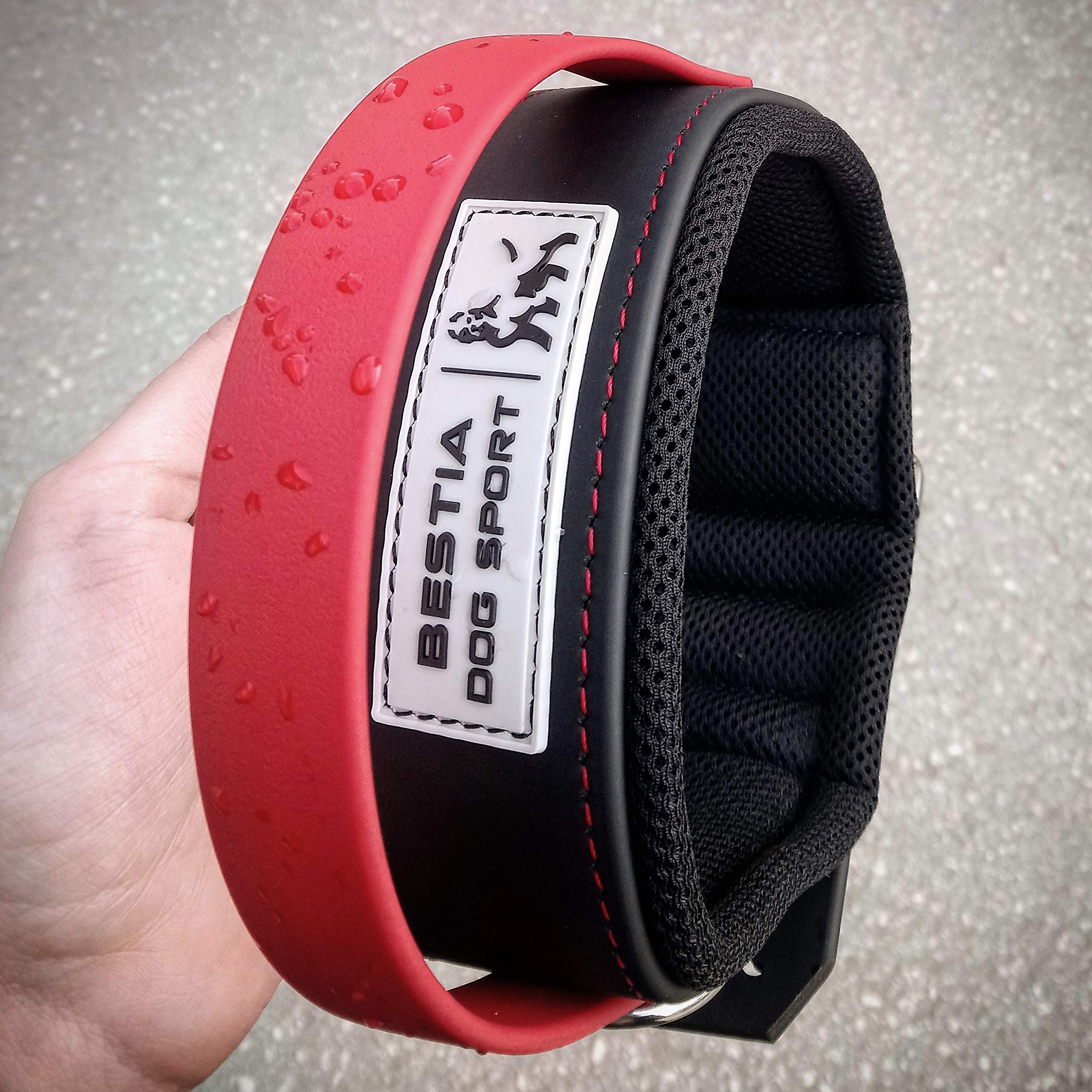 Bestia Dog Sport Hundehalsband mit Griff - integrierter Kontrollgriff, weich gepolstert, wasserdichtes TPU-Gurtband, 5 cm breit, für Diensthunde, Training und große Rassen (Schwarz/Rot, XXL 65-75 cm)