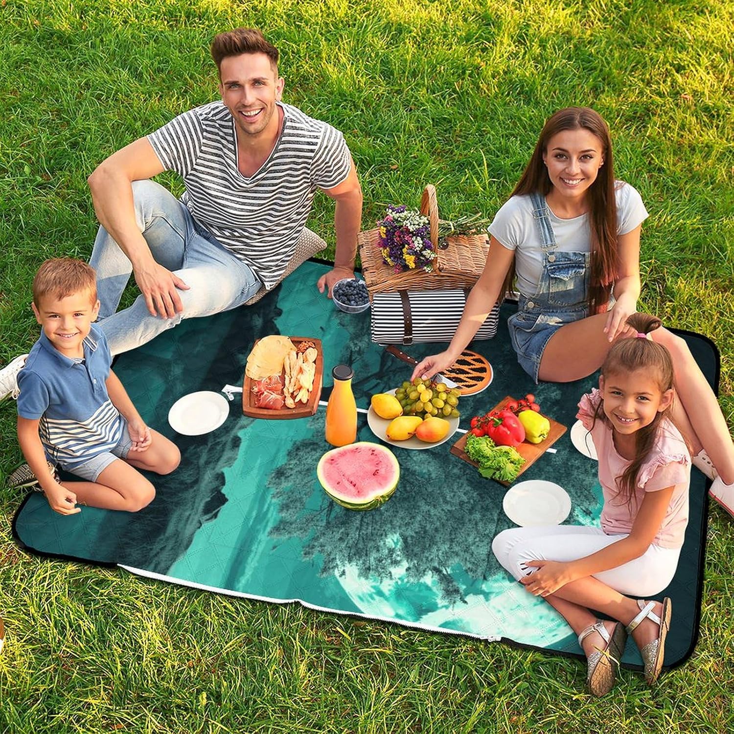Zipper Type Beach Blanket Teal Tree in Moonlight Picnic Outdoor Blanket Waterproof Foldable for Beaches、Camping、Travel