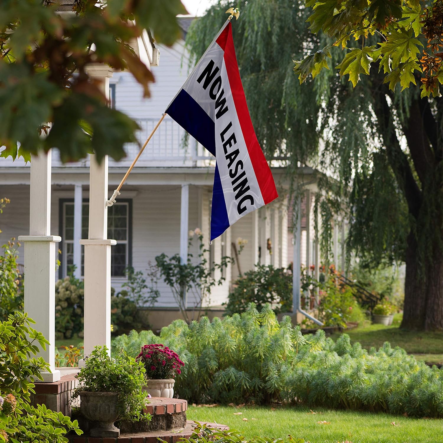 Vispronet 3ft x 5ft Now Leasing Flag – Knitted Polyester Business Banner with Canvas Header and 2 Metal Grommets, Full Visibility on Both Sides, Printed in the USA, Flag Only
