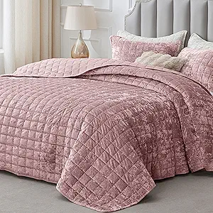 BEDELITE Velvet Quilt Set Queen Size - Luxury Velvet Comforter Bedding Set 3 Pieces, Soft Cozy Dusty Pink Oversized Bedspread Coverlet for All Seasons with 2 Pillow Shams