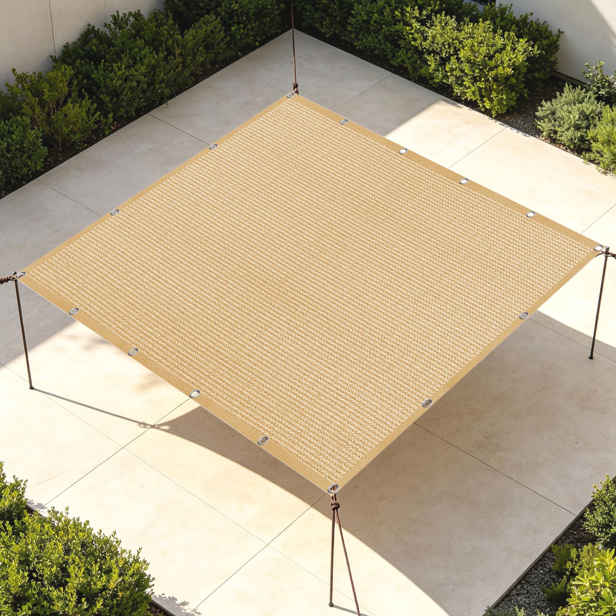 Toile d'ombrage de serres pour aménager un coin fraîcheur au camping ou au jardin