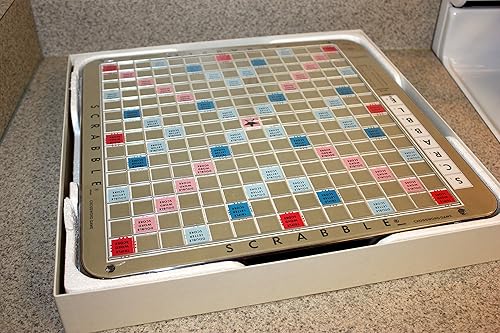 Miniatura 2 de SCRABBLE Deluxe con tablero giratorio, cubierta protectora