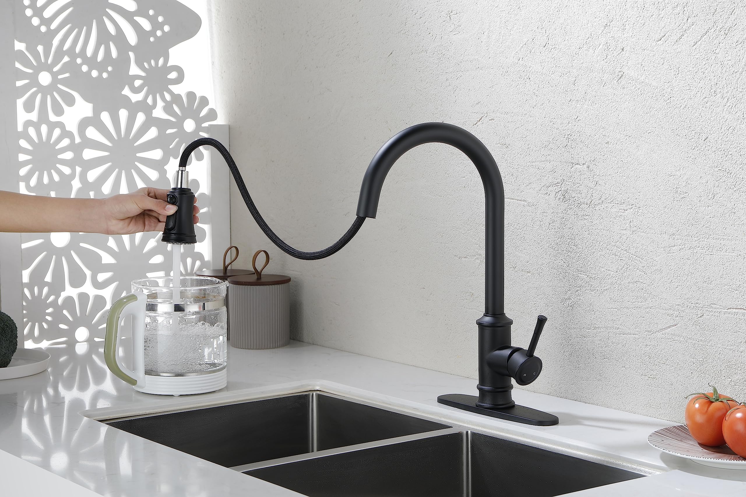 Pulvérisateur rétractable pour robinet de cuisine noir mat à arc élevé