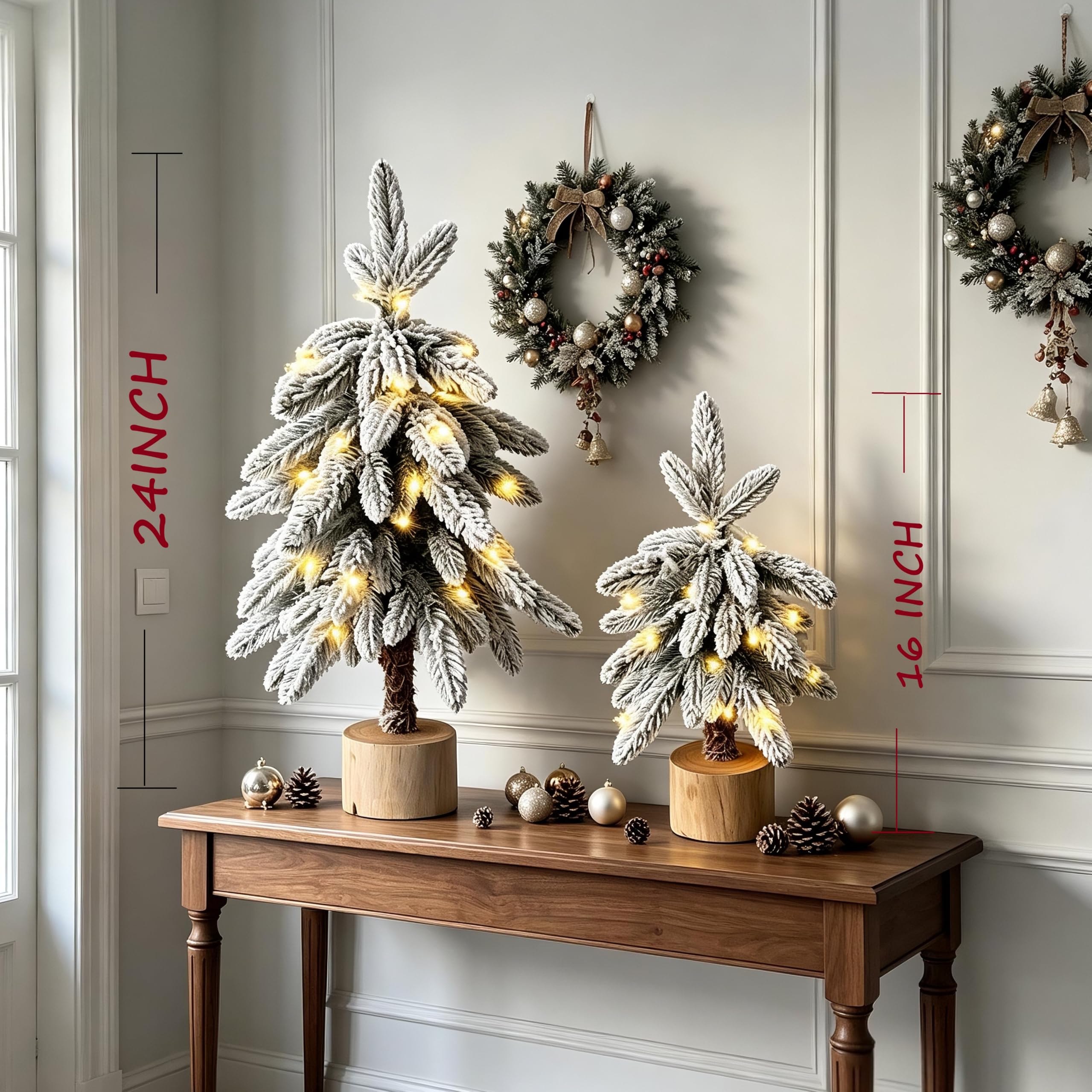 HipTree Lot de 2 mini sapins de Noël floqués, 40,6 cm et 61 cm pré-éclairés avec 8 modes de lumières LED et base en bois, fonctionne à piles pour décoration de vacances d'hiver