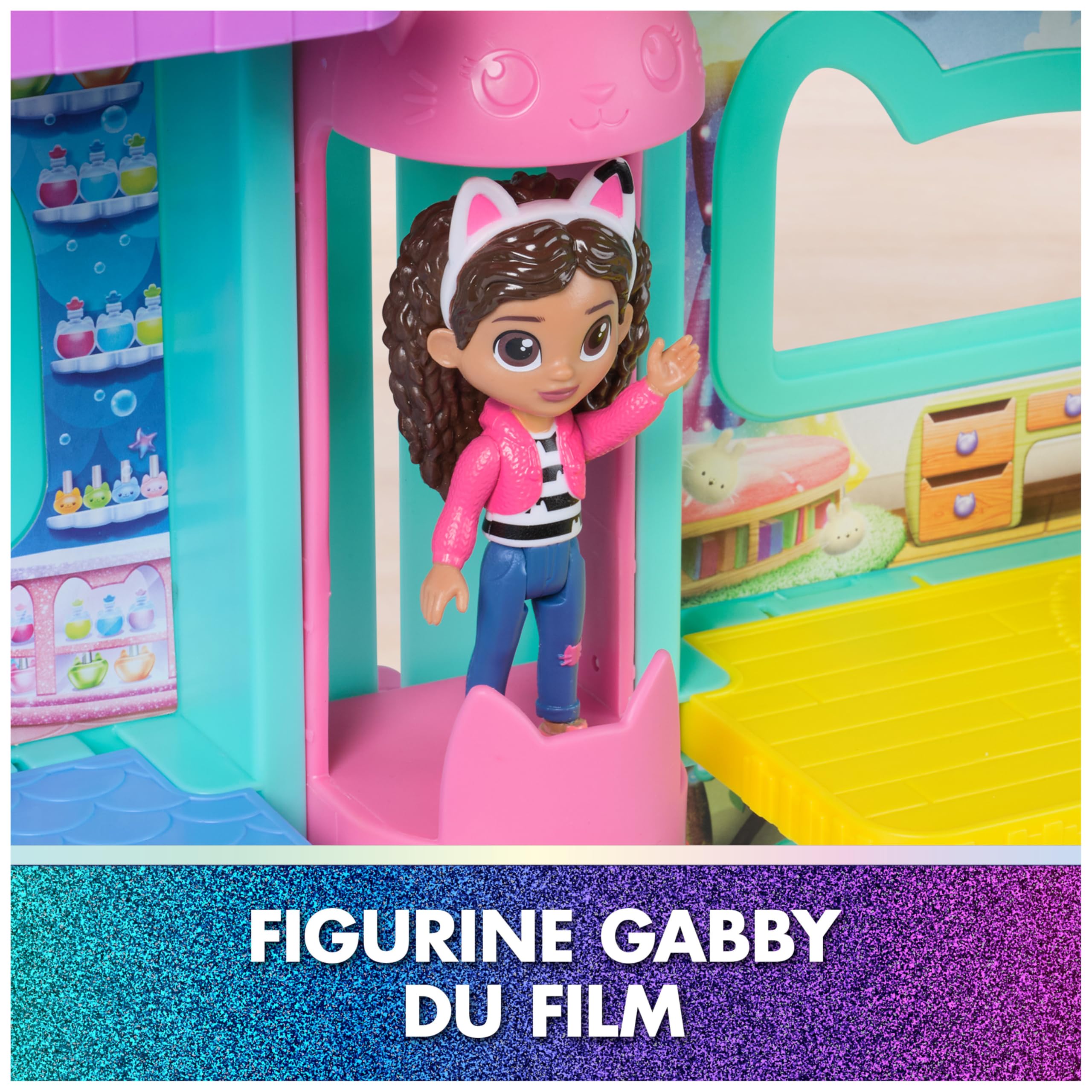 Gabby et la Maison Magique Le Film - Gabby Dollhouse - Maison De Poupée 60 Cm De Haut avec 1 Figurine Et 15 Accessoires - Yeux Lenticulaires - Dessin Animé Jouet - Jouet Enfant 3 Ans Et +