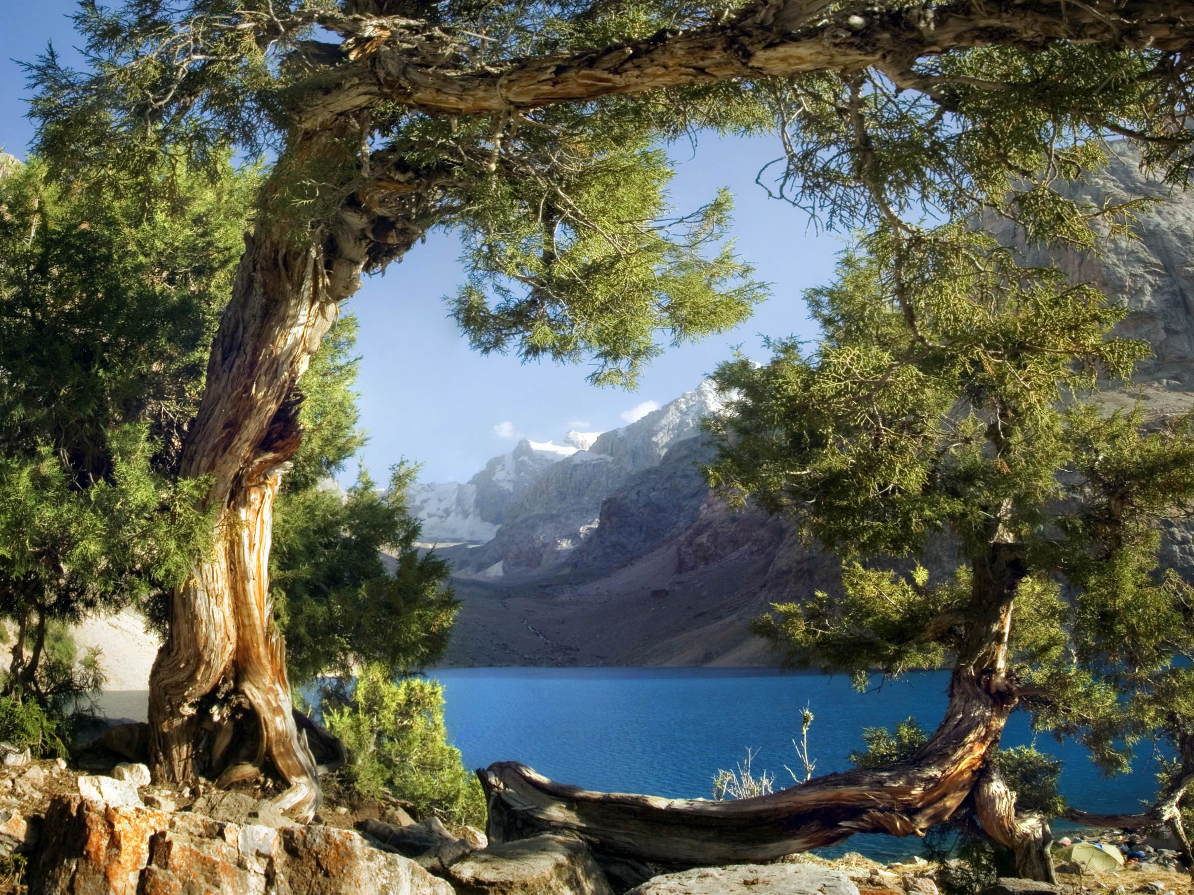 Papier peint panoramique montagnes vert bleu gris 180 x 127 cm pour chambre