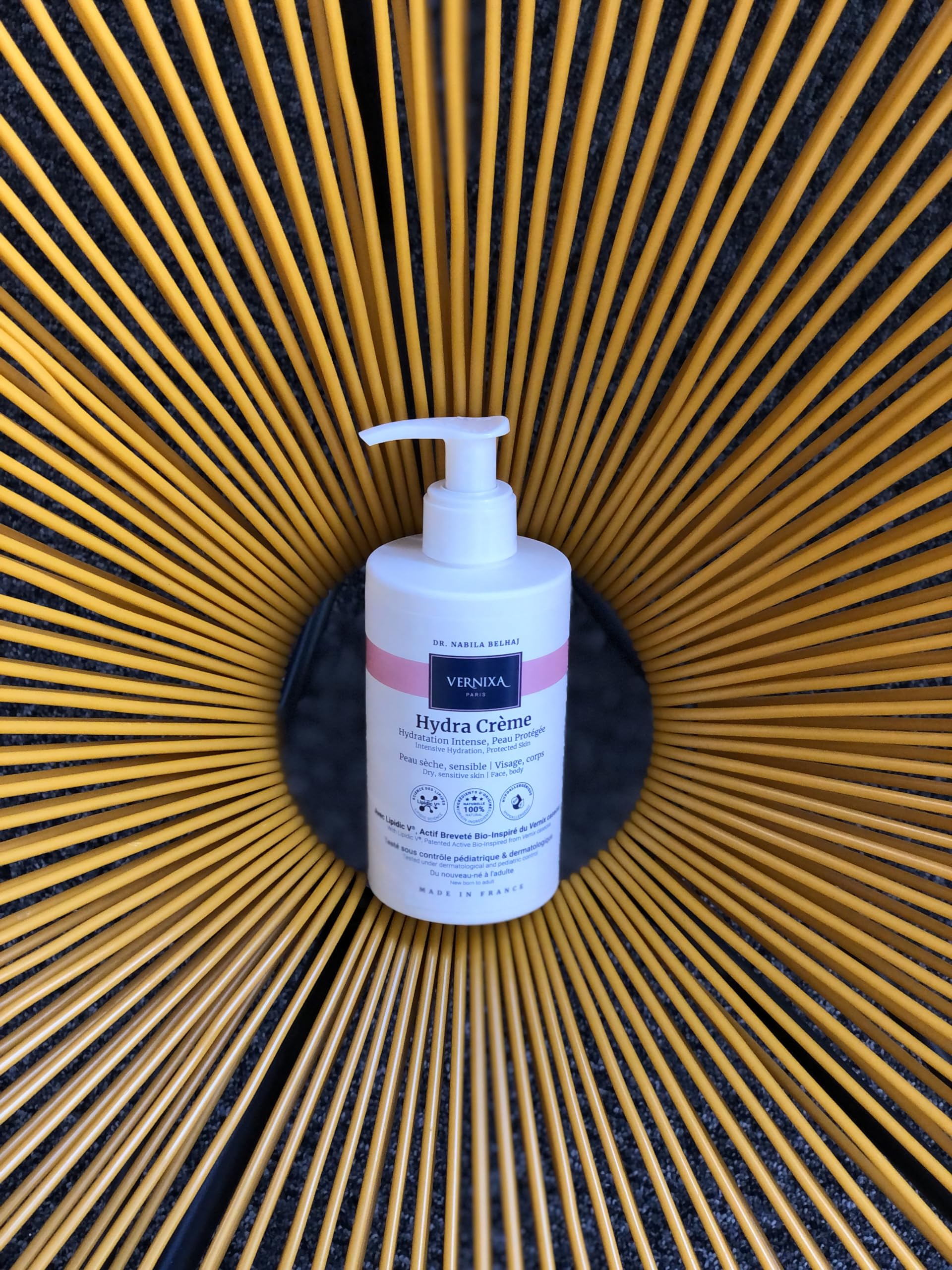 Hydra Crema 100% de origen natural, hipoalergénica, para todas las pieles sensibles, validada por pediatras y dermatólogos, eficacia demostrada, por el Dr.. Nabila Belhaj, PhD. Fabricado en