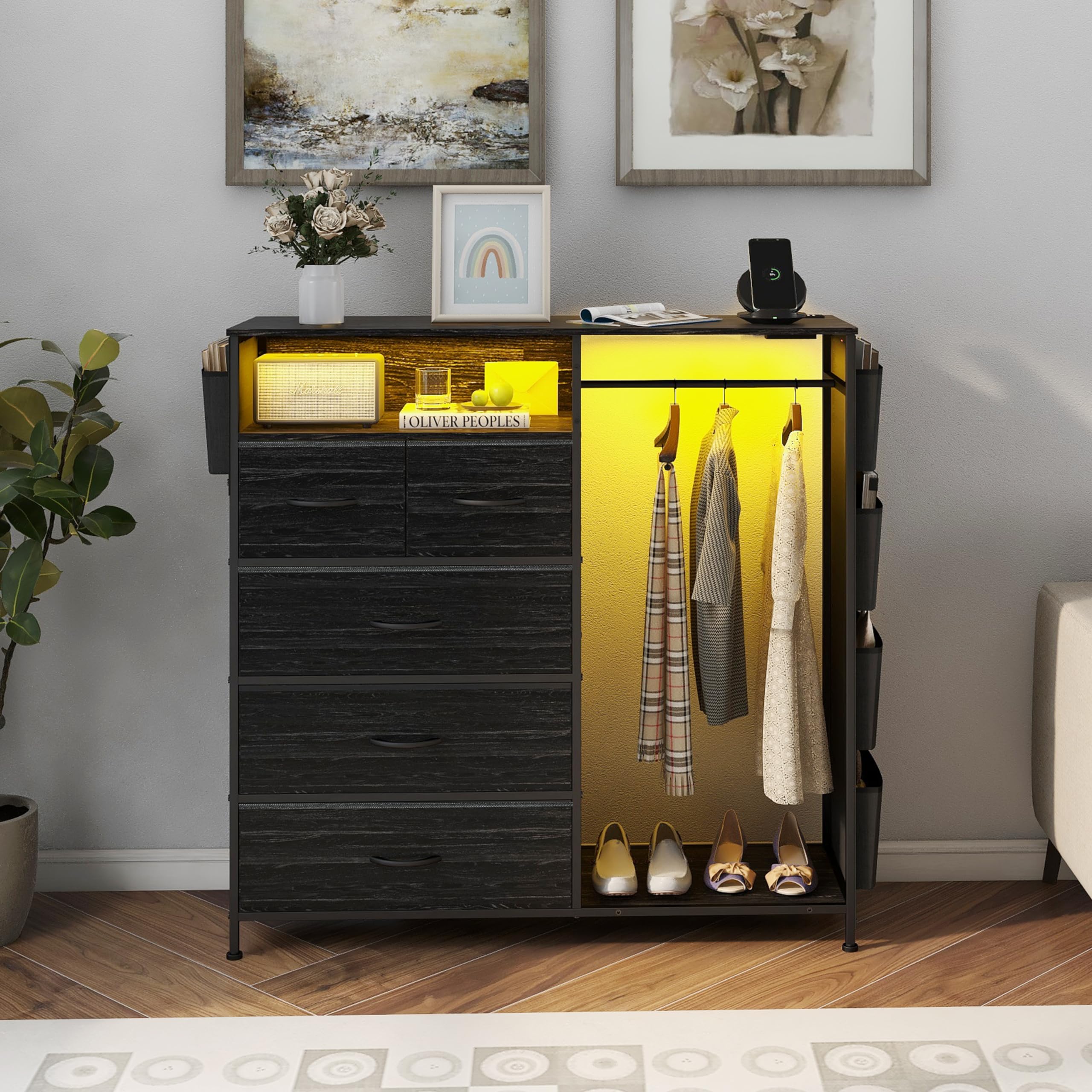 Cómoda para dormitorio con perchero, bolsillos laterales, cómoda de 5 cajones con estación de carga, luces LED, cómoda de almacenamiento negra para guardería, pasillo, armario, marco de acero 8