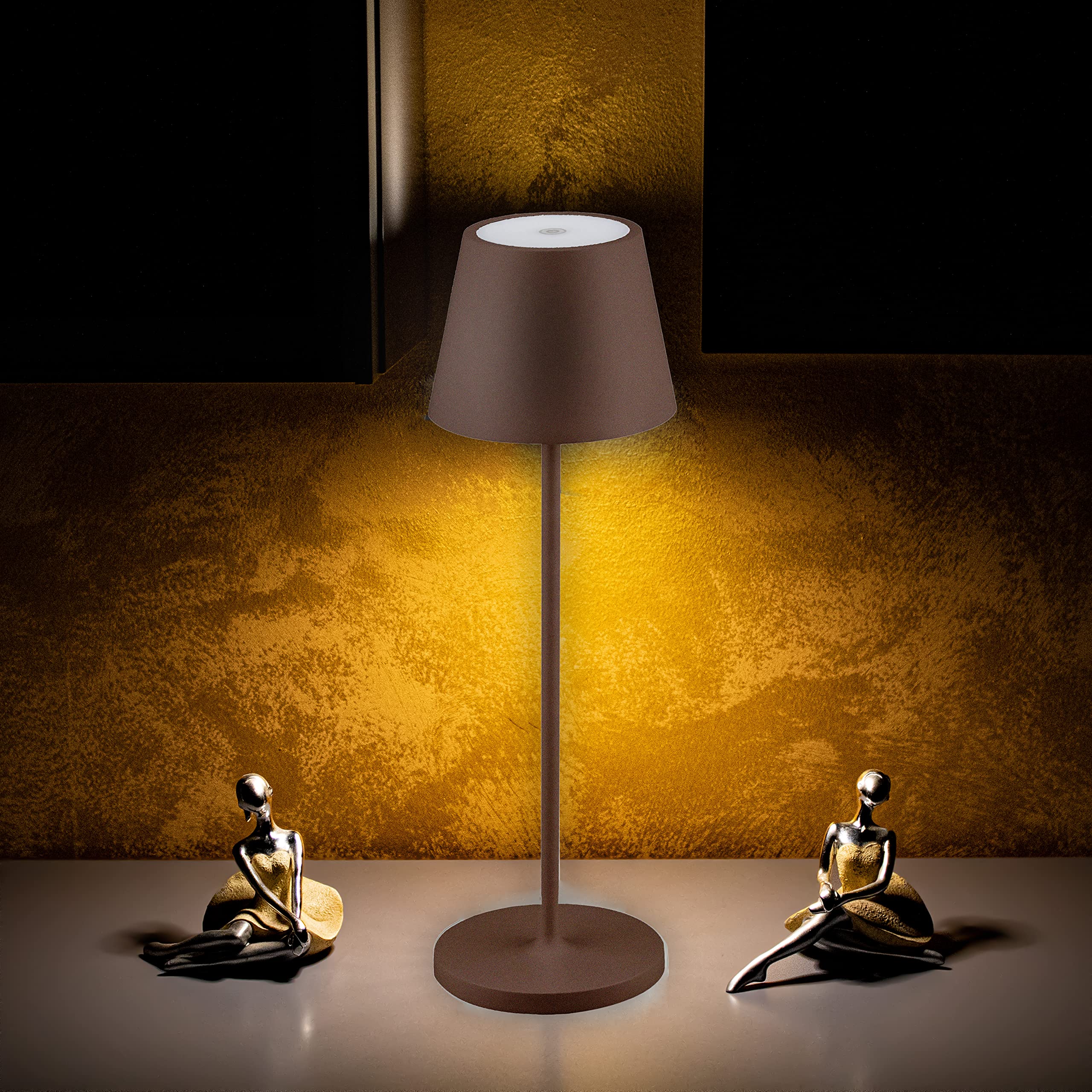 V-TAC Lampada da Tavolo senza Fili LED Dimmerabile in Alluminio – Lampada Marrone Wireless per Uso Interno ed Esterno IP54 da Casa o Ristorante – Design Elegante – Luce Bianca Calda