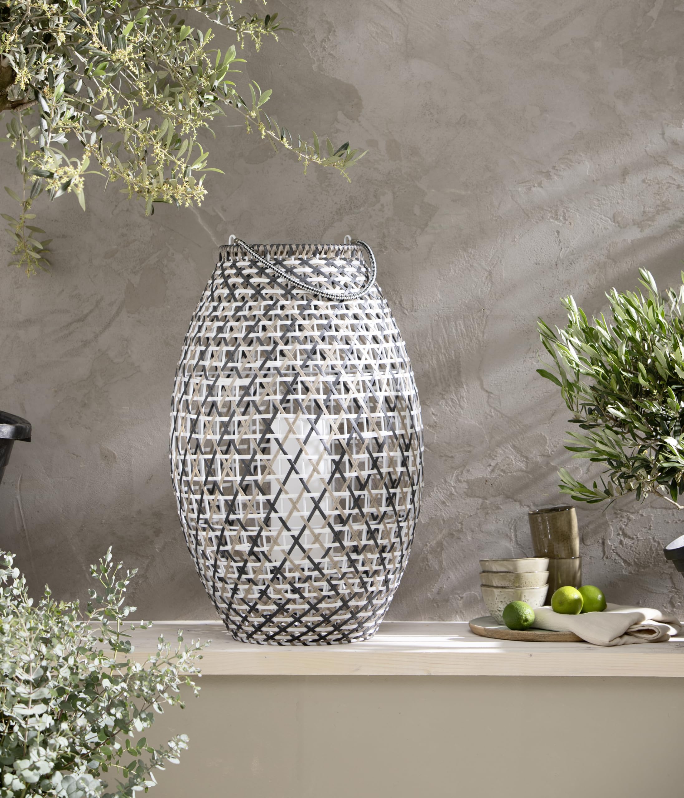 Dehner Solar-Laterne Tamarin, Lichtfarbe warmweiß, Ø 41 cm, Höhe 63 cm, Metall/Kunststoff, schwarz/weiß