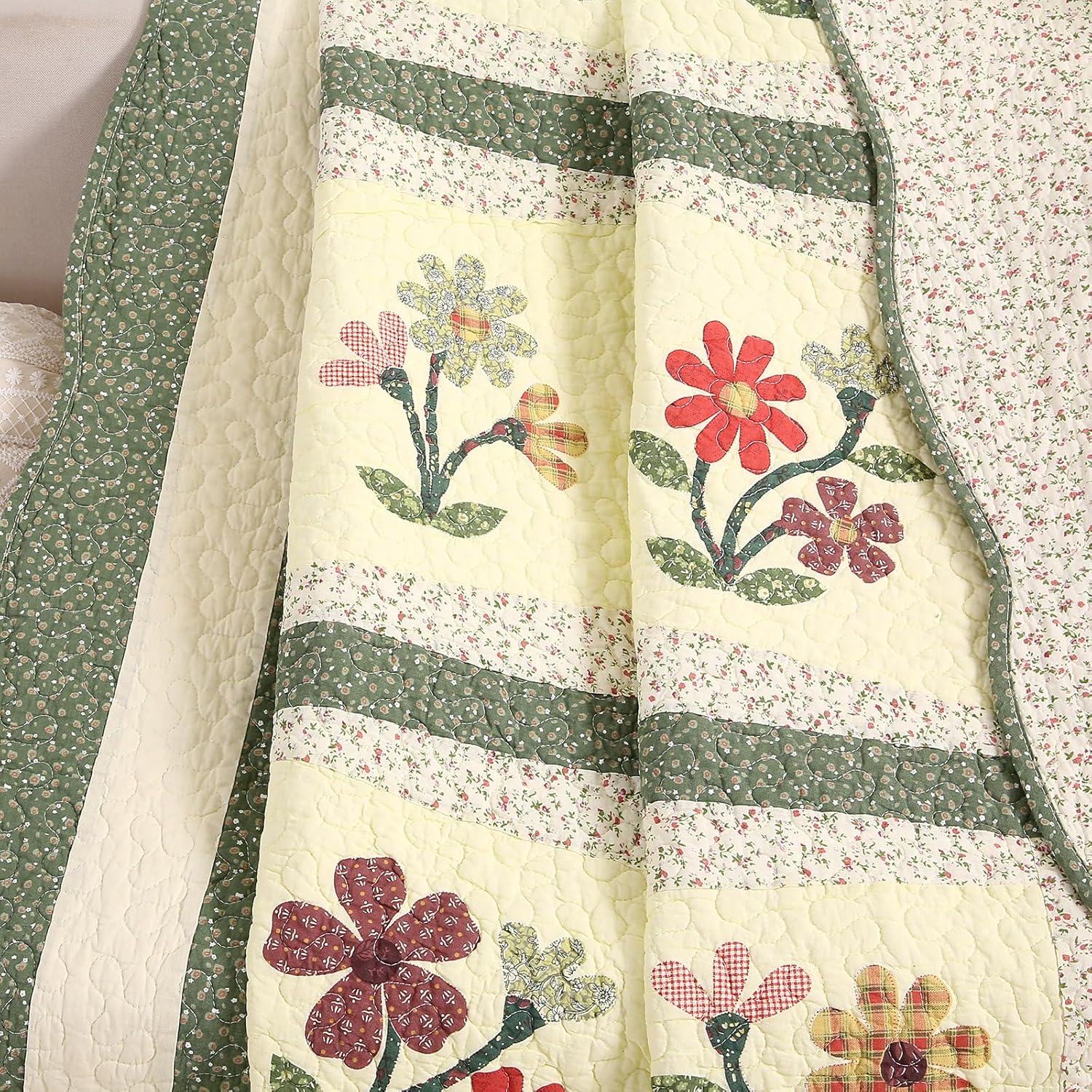 vctops 100% Cotton Quilted Throw Blanket 50x60 Inch Floral Embroidered Reversible Patchwork All Season Throw (Green A,50"x60")
