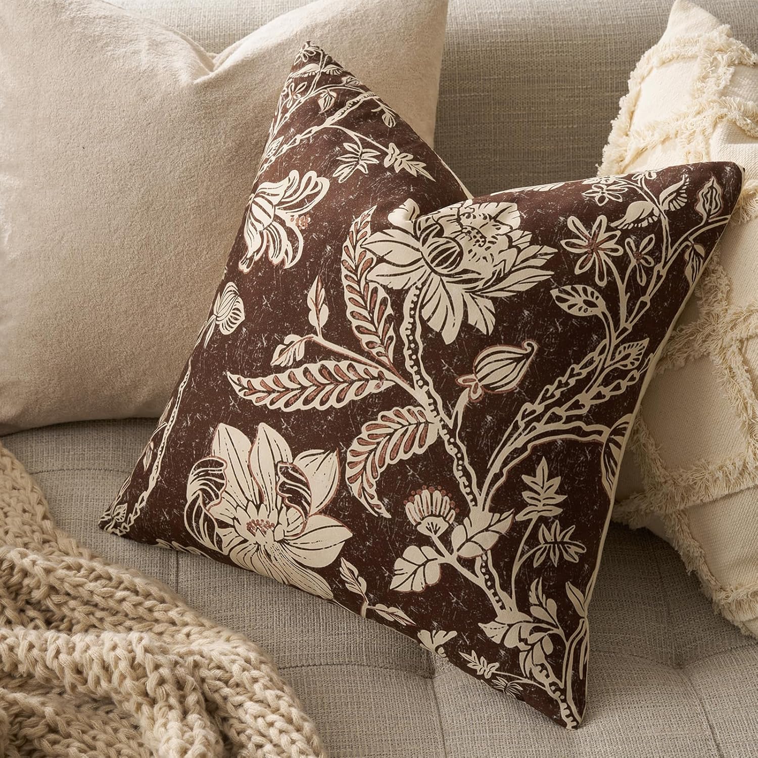 MUSSEL Vintage Floral Pillow Covers 20x20：Brown Throw Pillow Covers Decorative — Neutral Modern Farmhouse Boho Patterned Cotton Square Cushions Covers for Sofa Bed Living Room Pillowcases Pack of 2