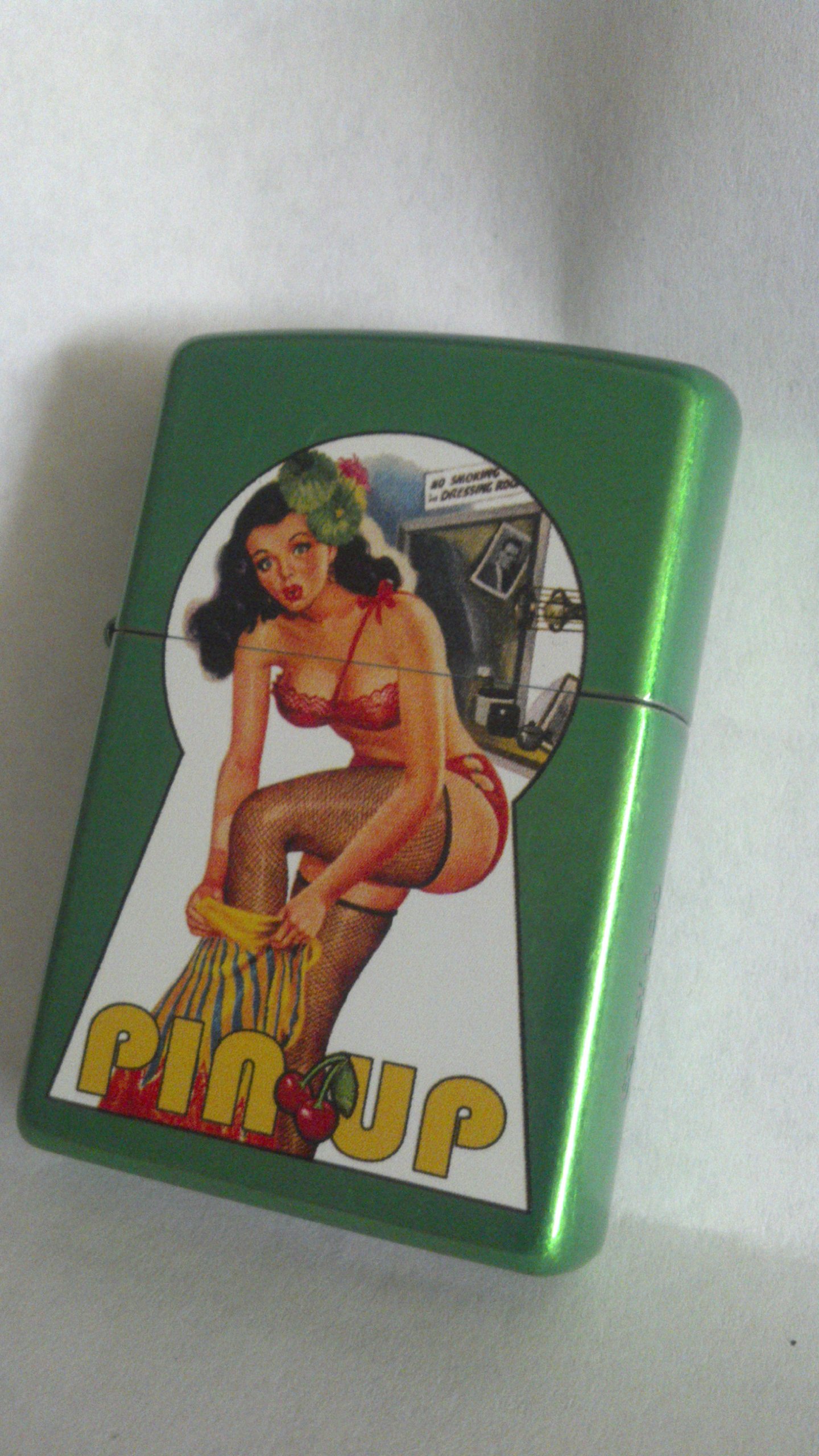 ZIPPO PETER DRIBEN KEYHOLE PIN UP LIGHTER