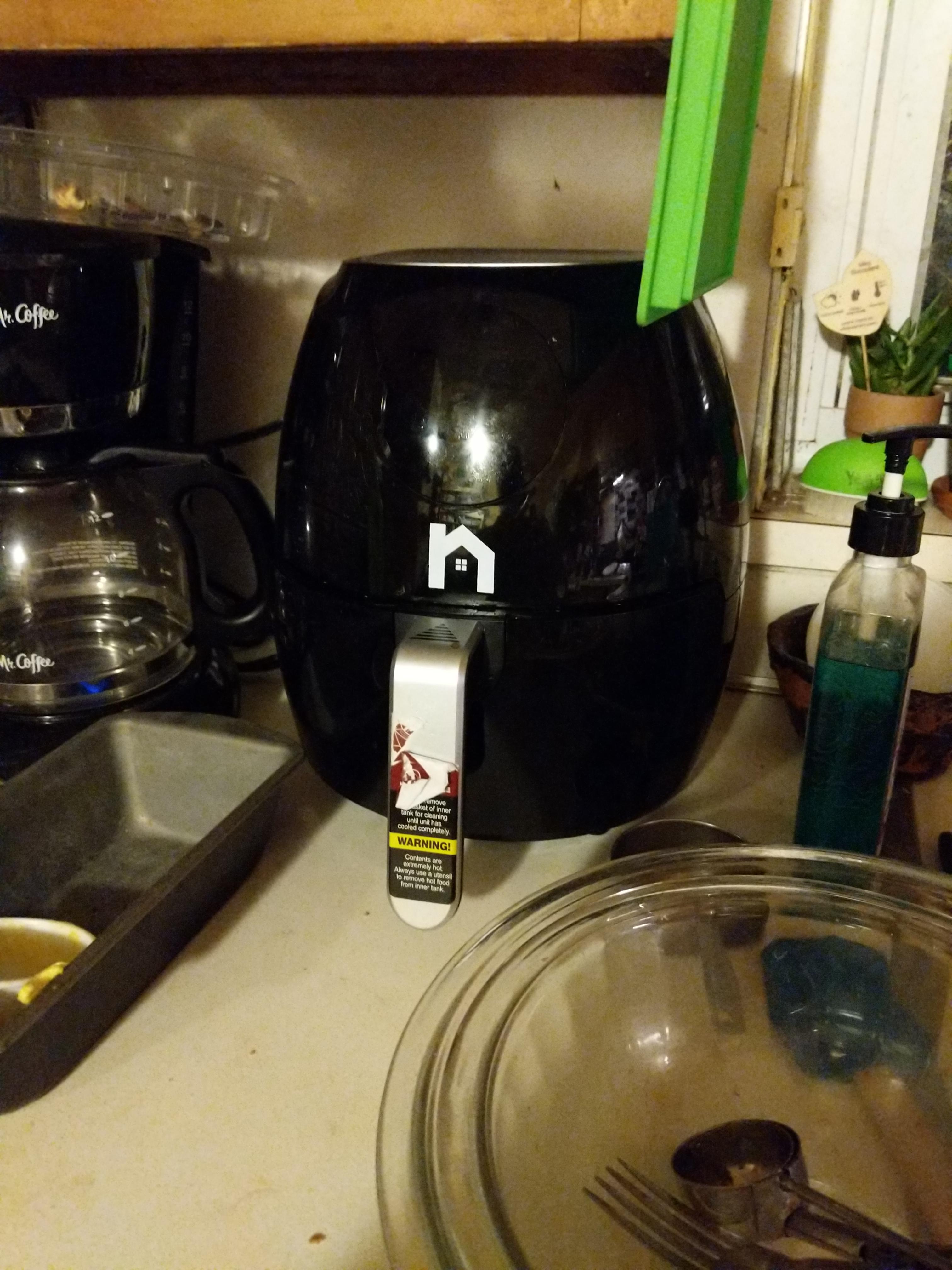 Can anyone help me ID this air fryer that caused a fire? r/airfryer