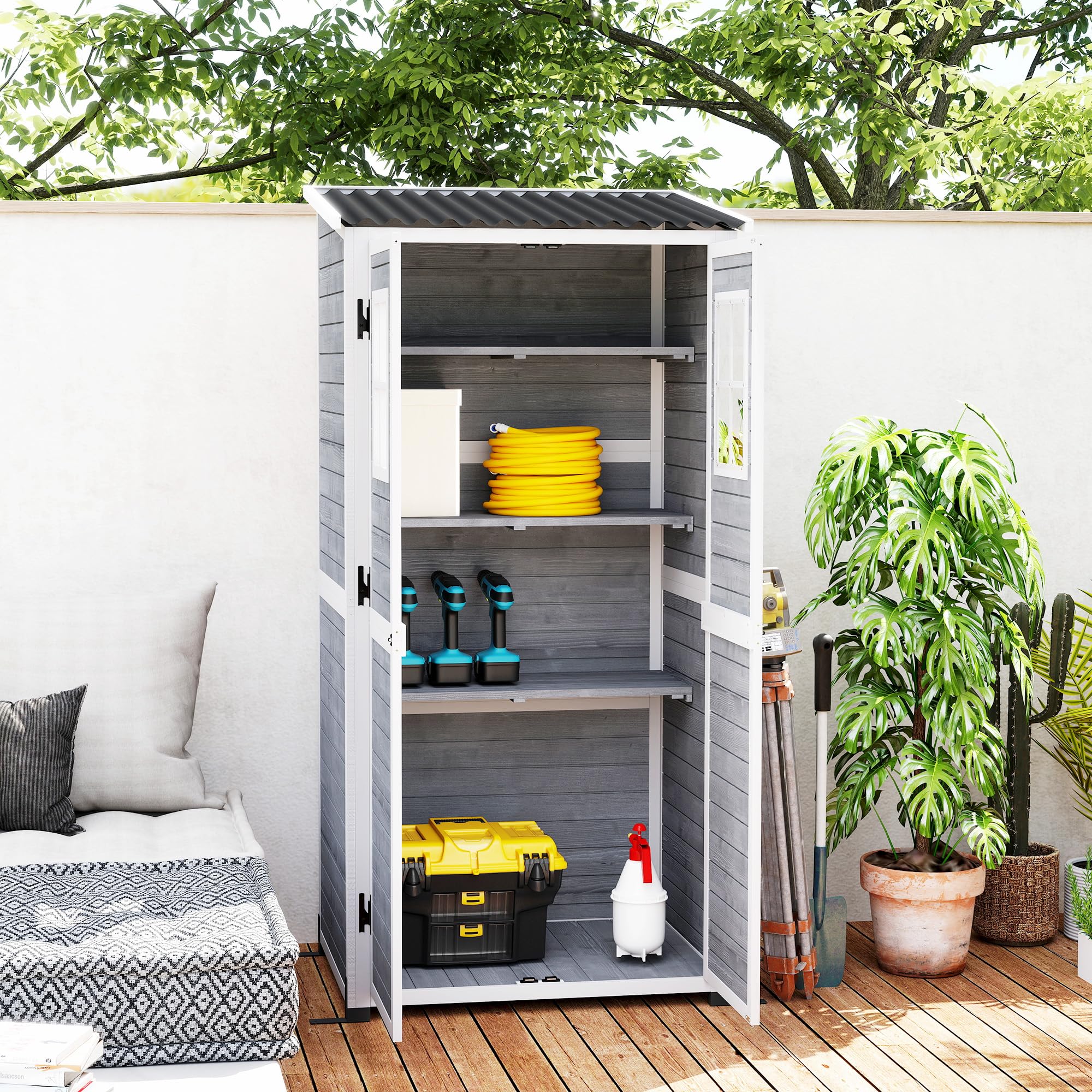 Outsunny Capanno Porta Attrezzi da Giardino in Legno di Abete con 2 Finestre e Ripiani Regolabili, Casetta Attrezzi Giardino Bloccabile, Tetto Spiovente per Patio Terrazza, 91x69x192cm, Grigio Chiaro