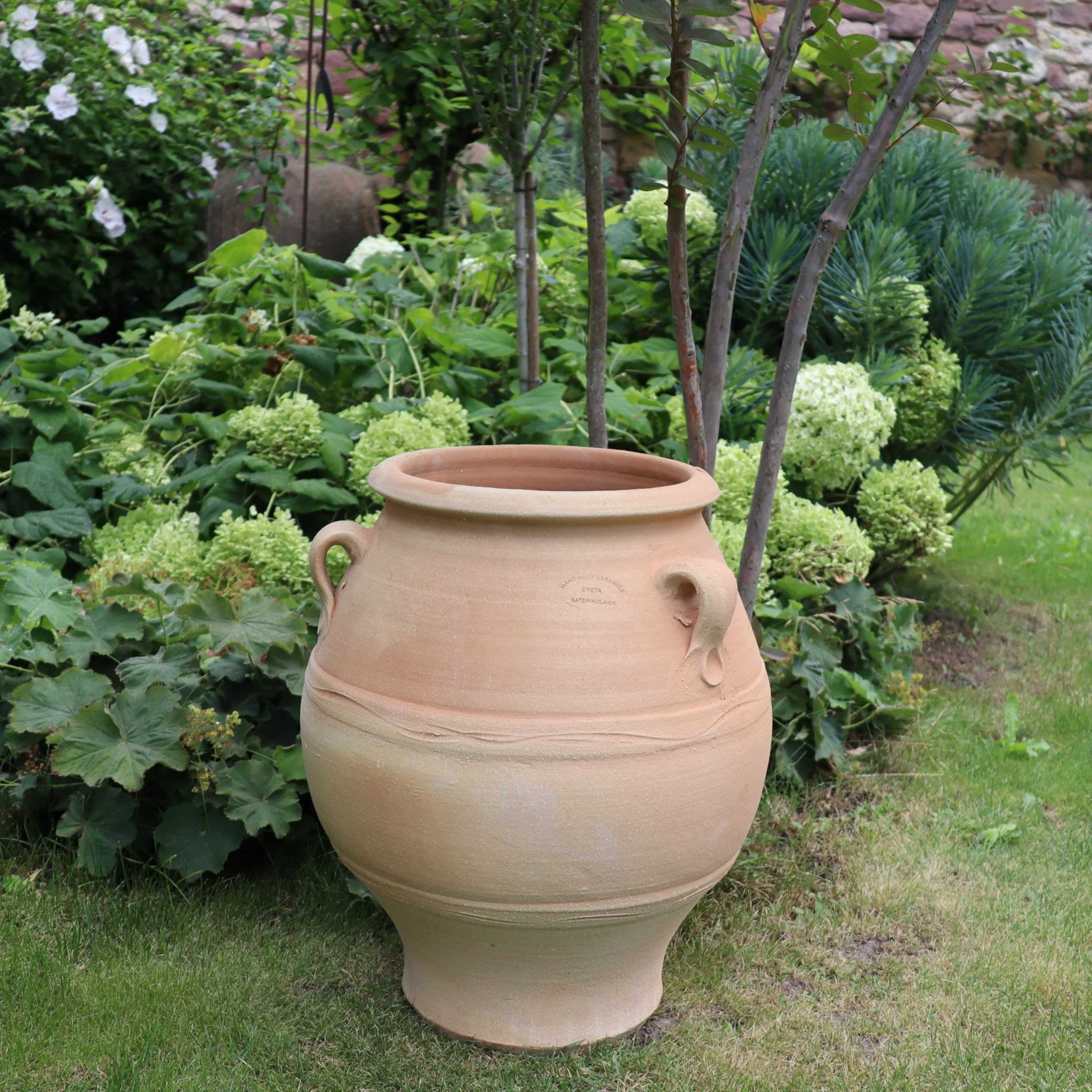 Palatina Werkstatt Griechische Amphore „Cassia“ 50 cm – Handgefertigte Terracotta Amphore frostfest & winterhart –Unikat aus gebranntem Ton für Garten, Terrasse & Balkon – Pflanzkübel & Dekovase