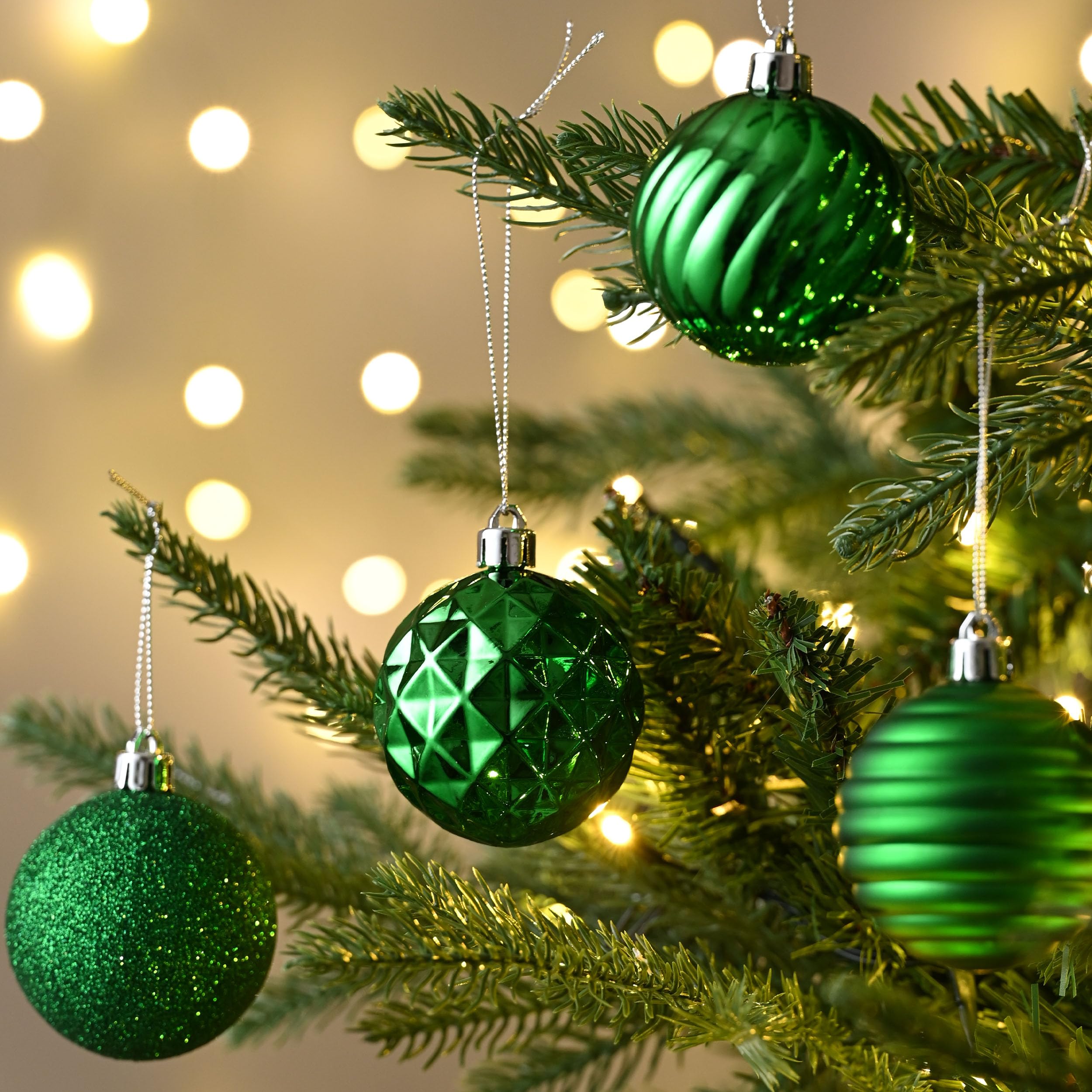 Valery Madelyn Juego de Adornos de Navidad para árbol de Navidad, 24 Unidades, Adornos Verdes inastillables, Adorno Colgante de 6 cm a Granel para San Valentín, Mardi Gras, día de San Patricio