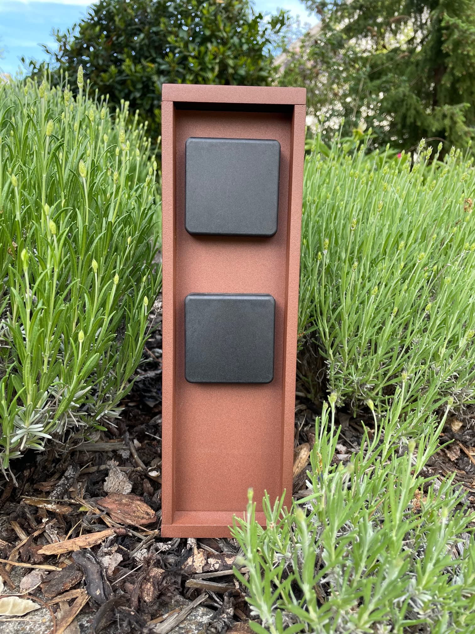 BOLD 19370 Pado presa elettrica esterna da giardino (colonna di alimentazione) con spina a 2 prese in colore ruggine (colonna di alimentazione esterna IP44 | 3680 Watt | angolare | 30 x 9 x 9 cm)
