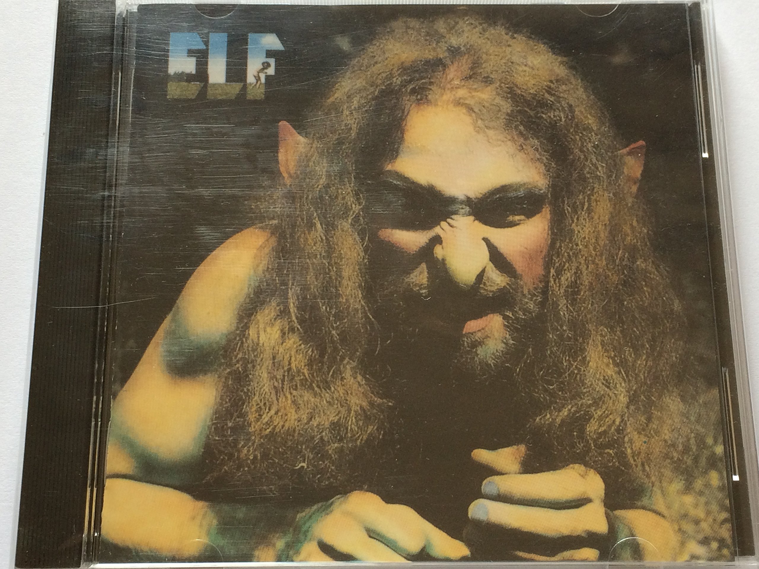 elf (3) エルフ elf = エルフ