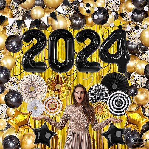 Miniatura 9 de KatchOn, Juego de decoraciones de graduación en negro y dorado 2024, paquete enorme de 115  Kit de arco de globos de graduación 2024, fondo de