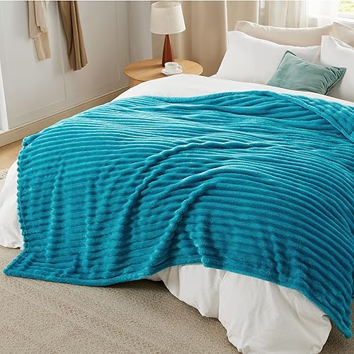 Miniatura 131 de Bedsure GentleSoft Twin Blanket for Couch - Cozy Soft Blankets for Women, Cute Small Fleece Throws for Girls, Light Grey, 60x80 Inches