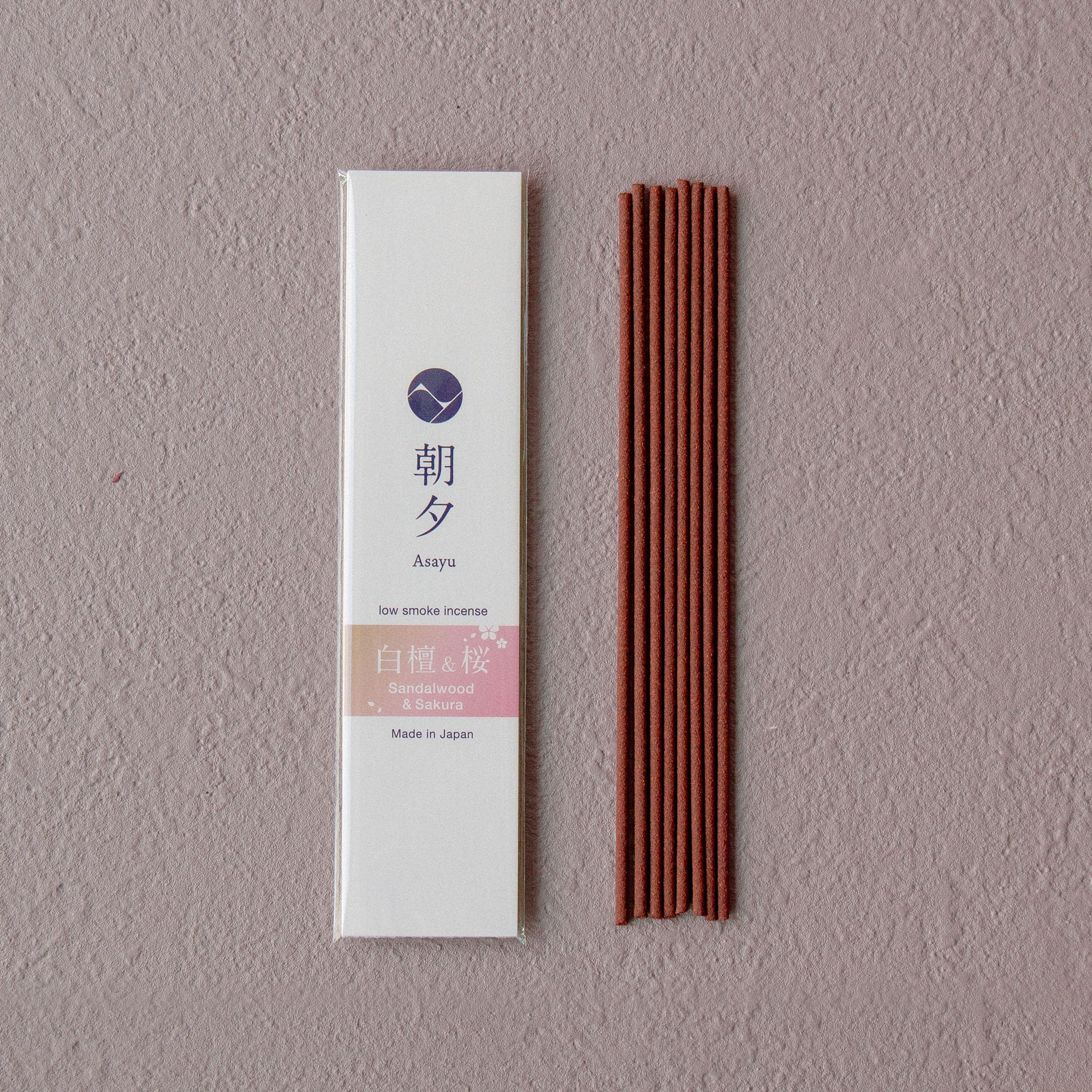 Asayu Japan Räucherstäbchen Geschenkset - 1 Räucherstäbchenhalter, 20g Räucherstäbchen, 5 Verschiedene Düfte, 100% Made in Japan - Für Yoga, Zen Meditation & Entspannung (Sandelholz Düfte)