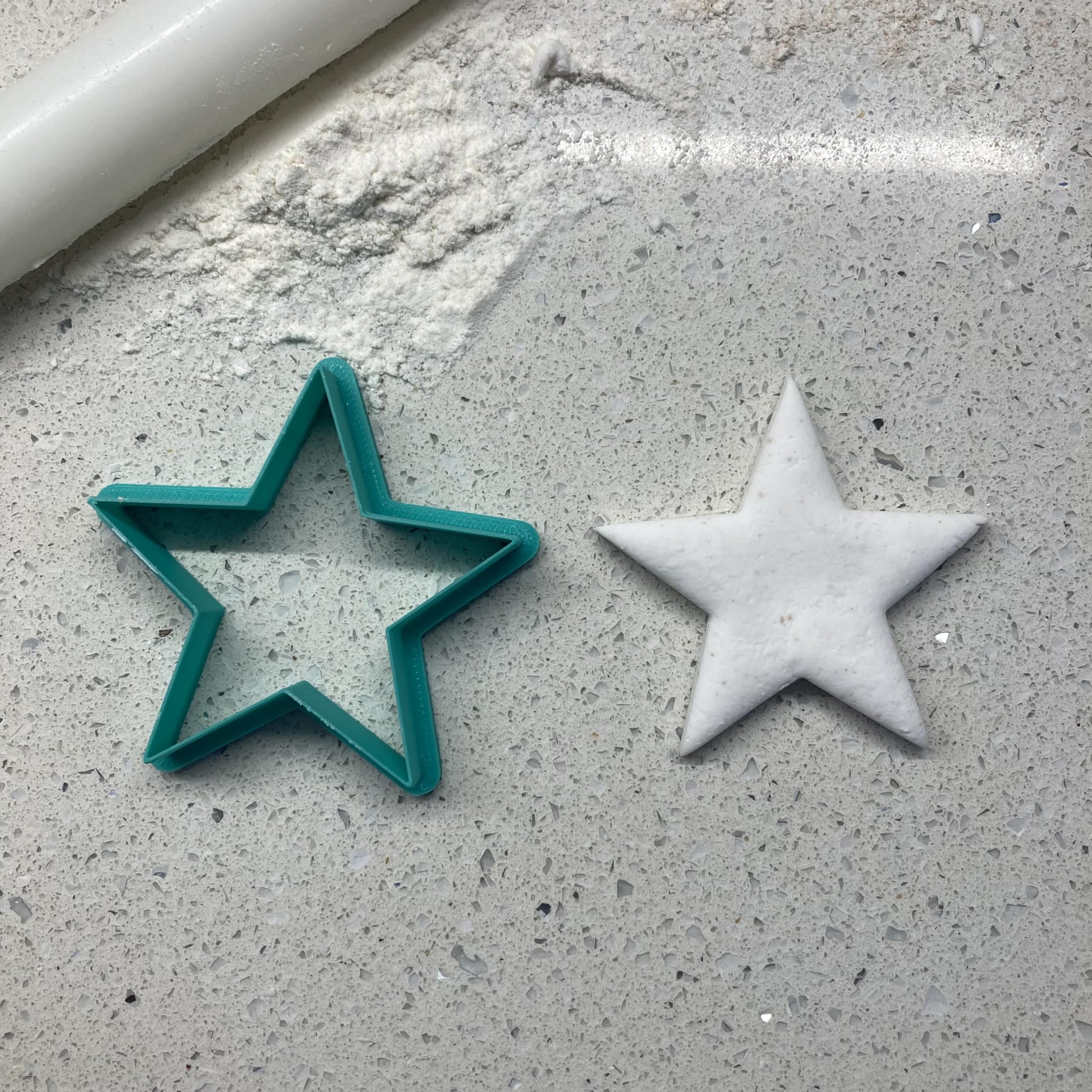 Çok Amaçlı Yıldız Şekilli Kurabiye Kalıbı, Gıda Uyumlu Plastik, Pasta Kesici, Doğum Günü ve Parti Süsleme için (6 cm)