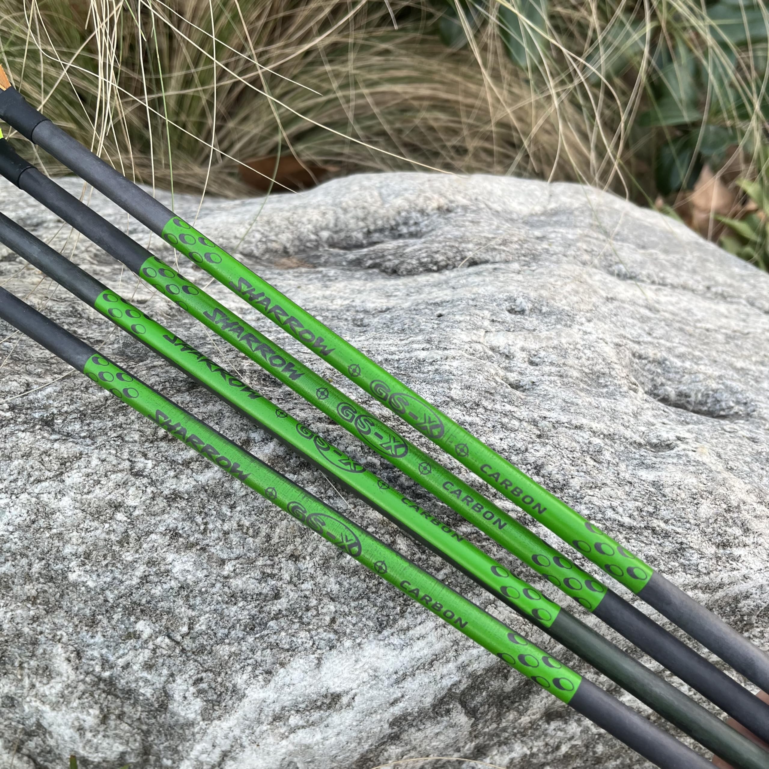 30" Freccia in Carbonio con Piume di Tacchino da 4", Spina 300/400/500/600/700/800 per Compound, Recurve e Arco Lungo, Ideale per Obiettivi e Caccia