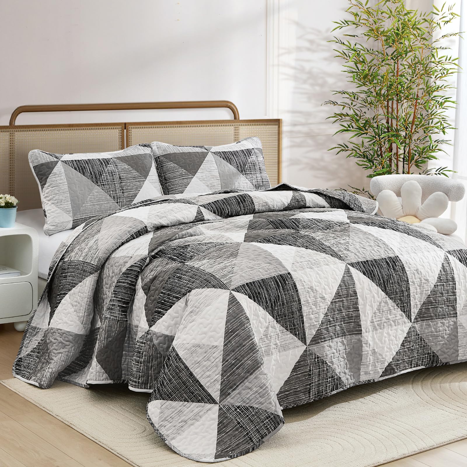 Dintszyayue Quilt Queen Size Grey, 3 Pieces Patchwork Bedspread Bedding for Queen Size Bed, Soft Lightweight Microfiber Geometric Coverlet Set for All