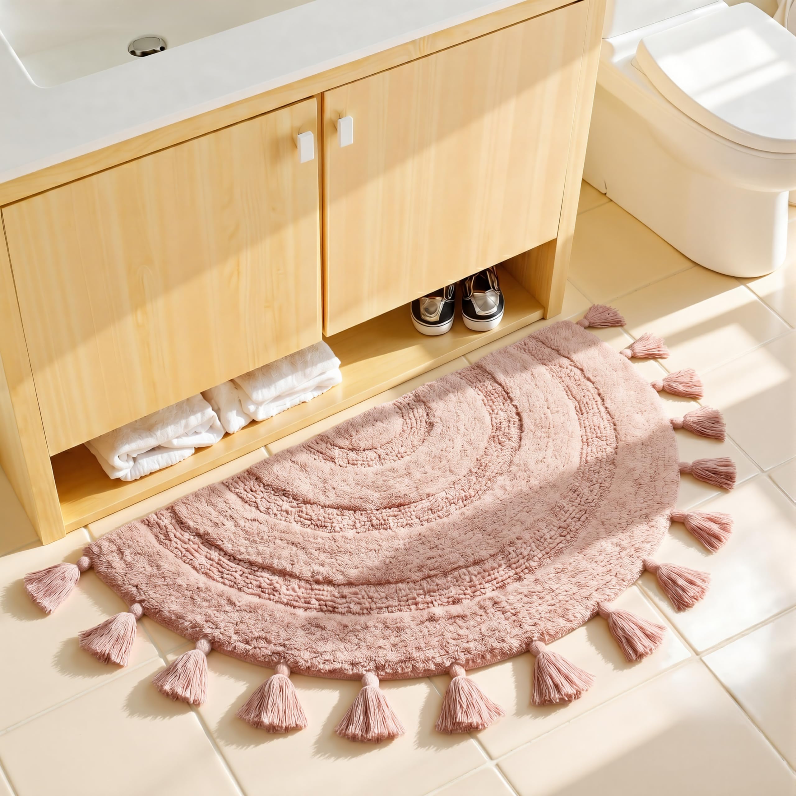 KOEXM Alfombra bohemia de medio círculo con borlas para dormitorio, hermosa alfombra de baño hecha a mano de ganchillo suave de algodón rosa rubor, antideslizante, absorbente, lavable, bonita alfombra