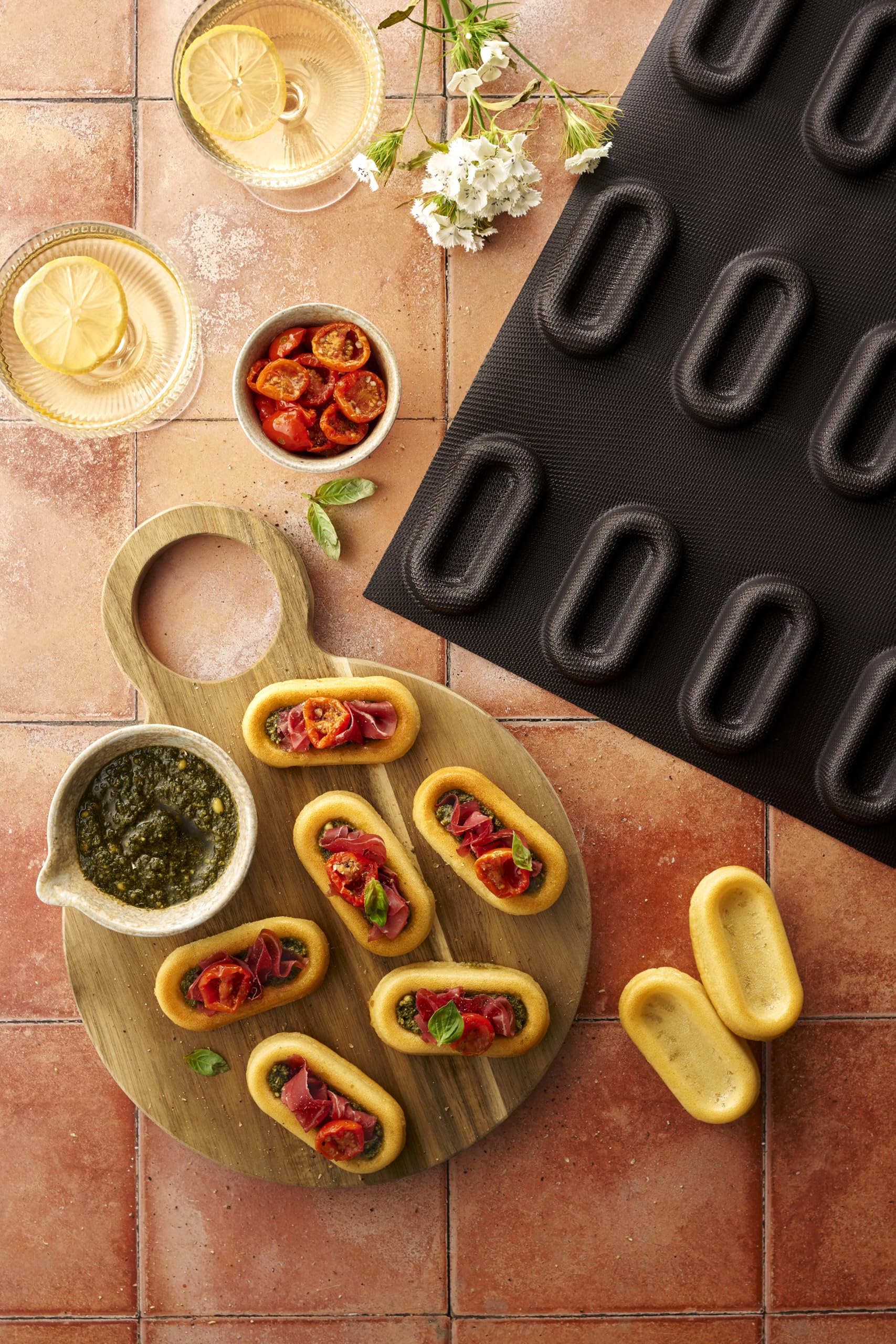 FLEXIPAN Patisserie Moule Barquette 12 Créations, Portions Individuelles - Mini Quiche, Gateau, Financier - Cuisson Homogène - Silicone, Antiadhésif - Démoulage Facile - Accessoire Four, Cuisine