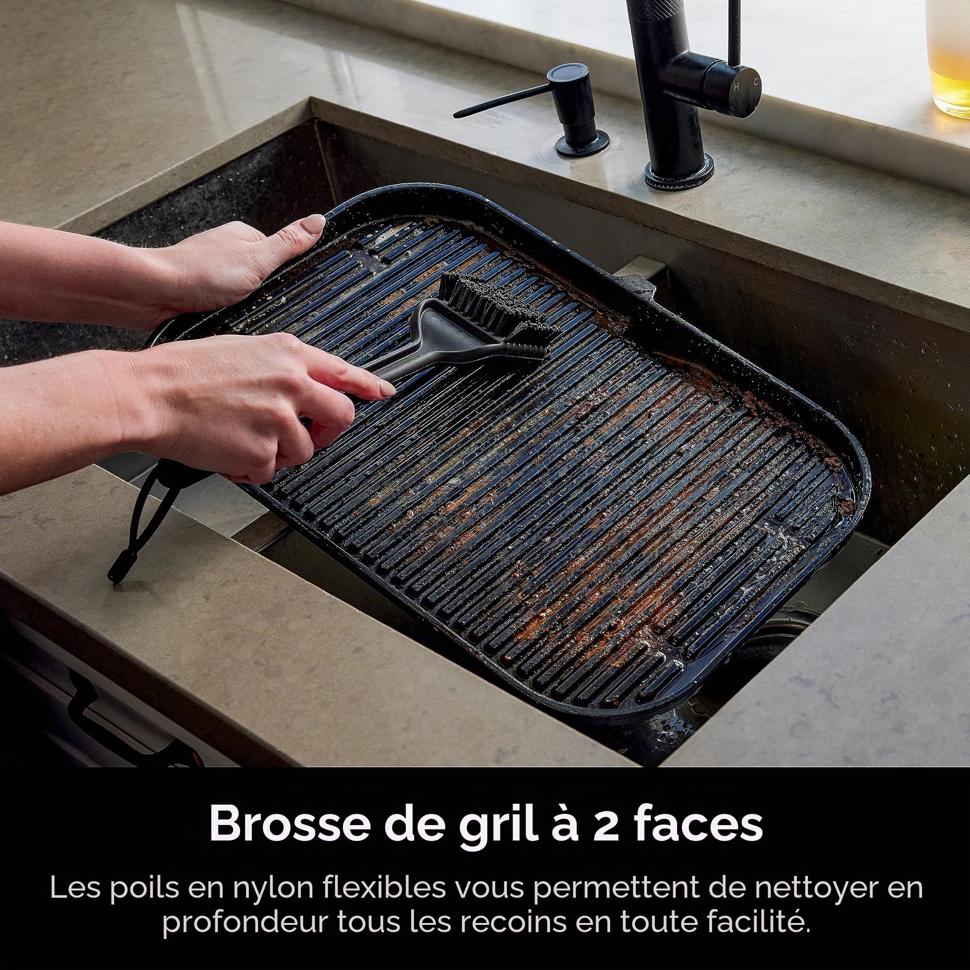 Ninja XSKBRUSHXL Woodfire Brosse de Nettoyage pour Barbecue d'extérieur, Compatible avec Tous Les barbecues d'extérieur Ninja Woodfire (séries OG700, OG800 et OG900), Anti-Rayures, résistant à la