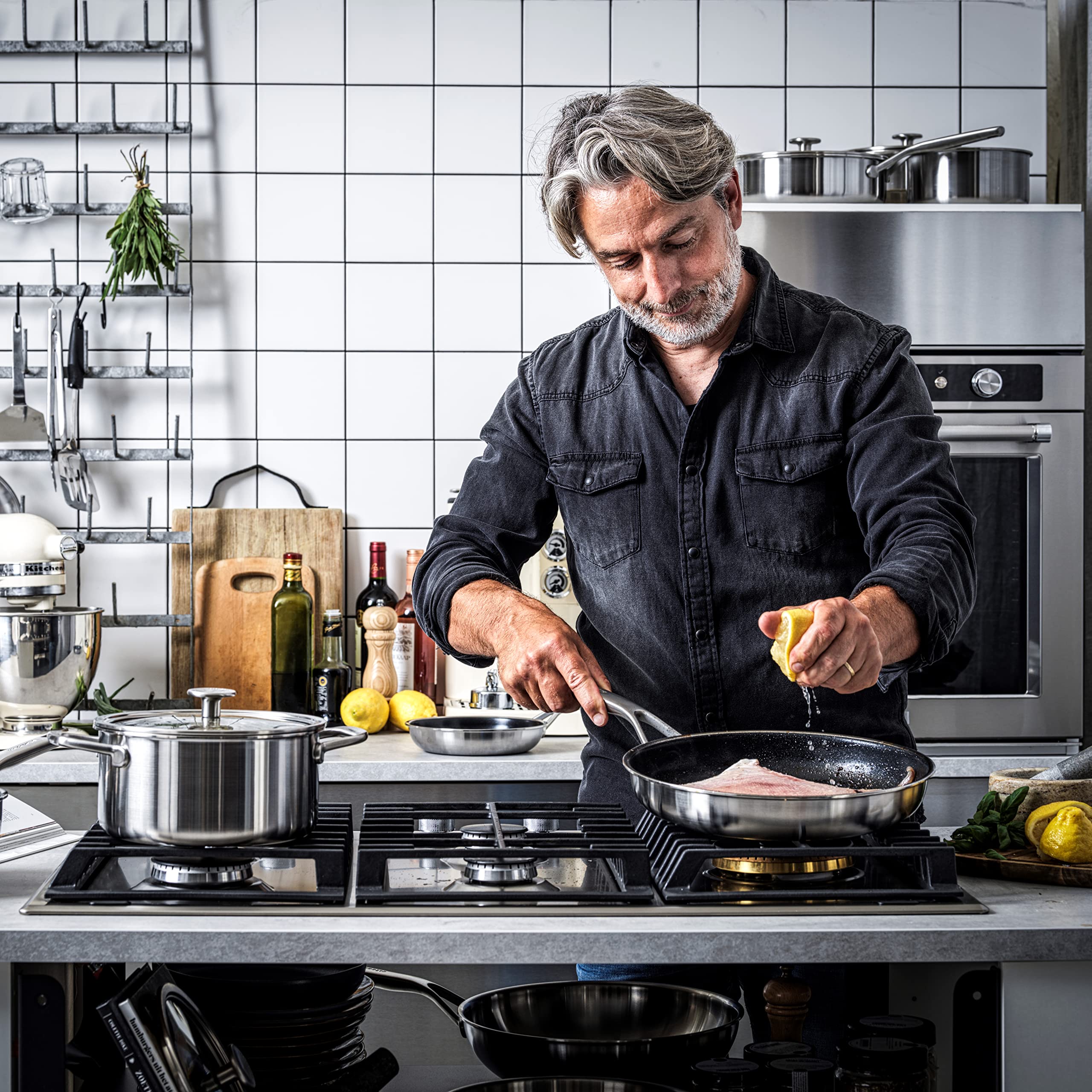KitchenAid Multiply Stainless Steel Poêle à frire antiadhésive en céramique multicouche en acier inoxydable sans PFAS, 24 cm, Induction, Multi Clad, Lavable au lave-vaisselle, Va au four, Argent