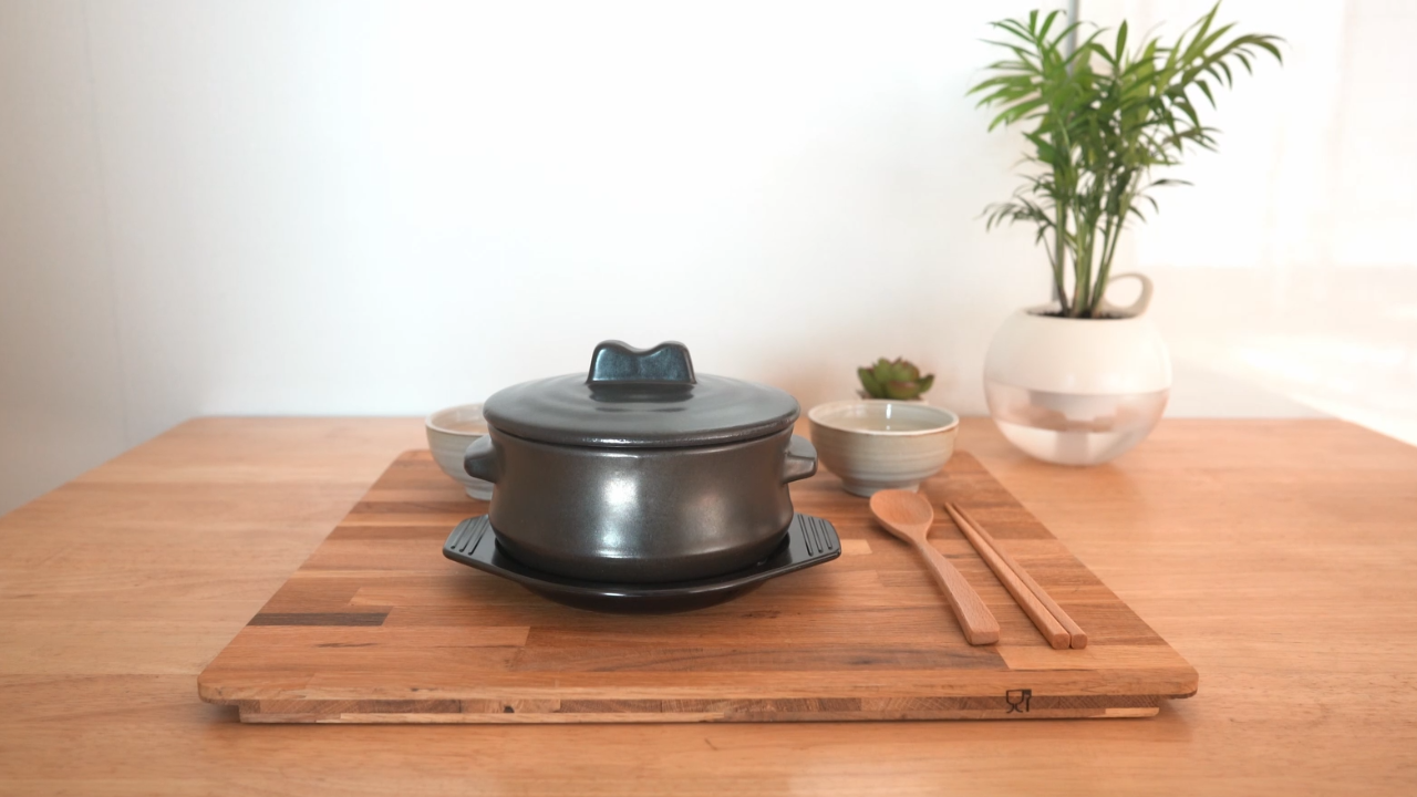 Amazon.com | Korean Stone pot with Lid & Platter, Clay Pot for