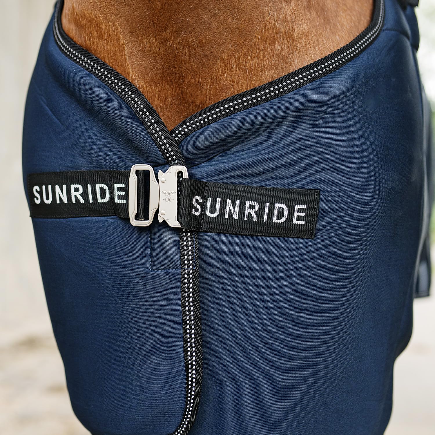 SUNRIDE Stalldecke 50g für Pferde - mit Fleece - geeignet als Unterdecke - extrem atmungsaktiv - abnehmbare Bauchgurte (blau, 145 cm)